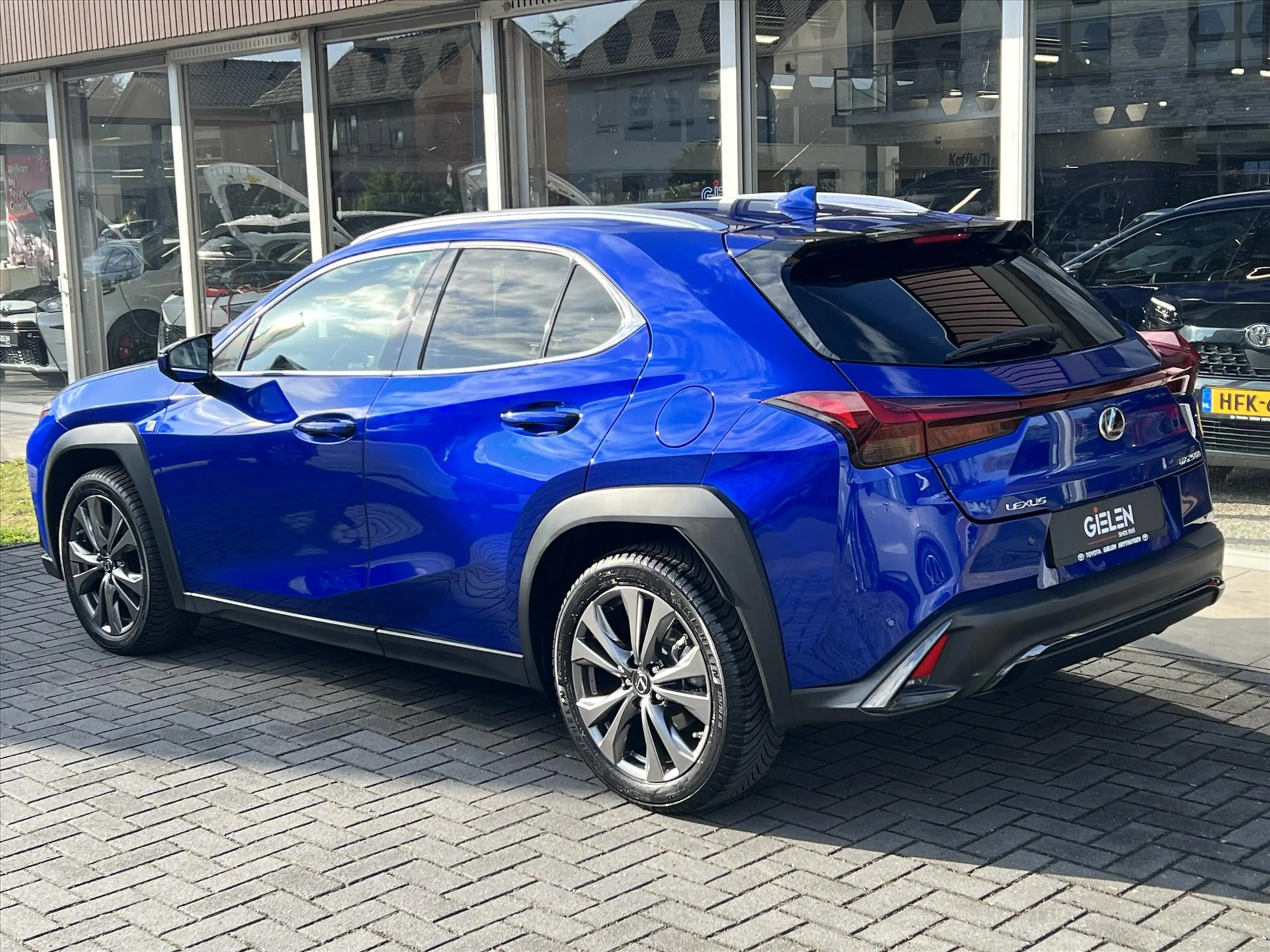 Lexus UX 250h F Sport Design | Leer, 18 inch, Stoel + Stuurverwa — photo 4