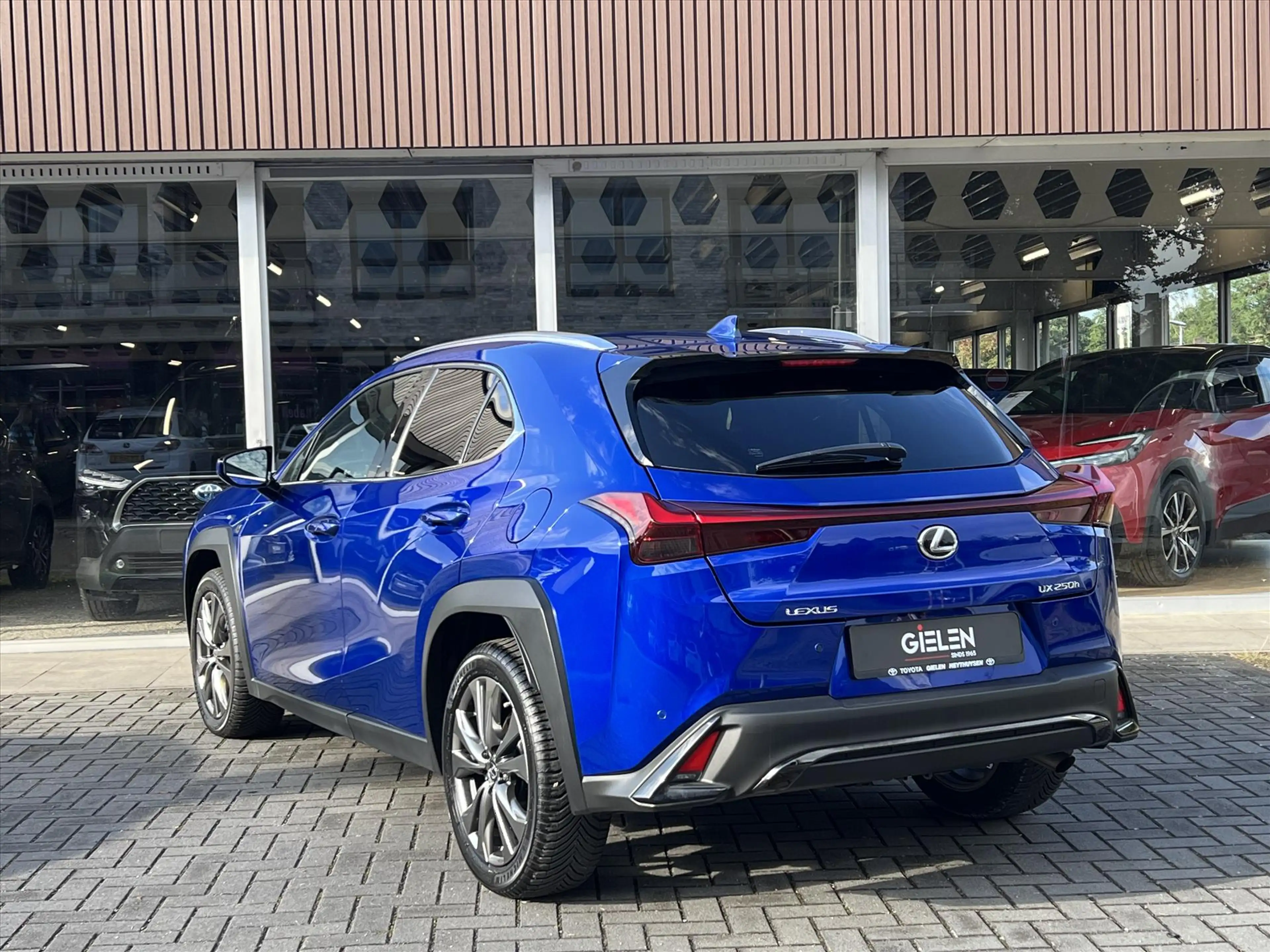 Lexus UX 250h F Sport Design | Leer, 18 inch, Stoel + Stuurverwa — photo 38
