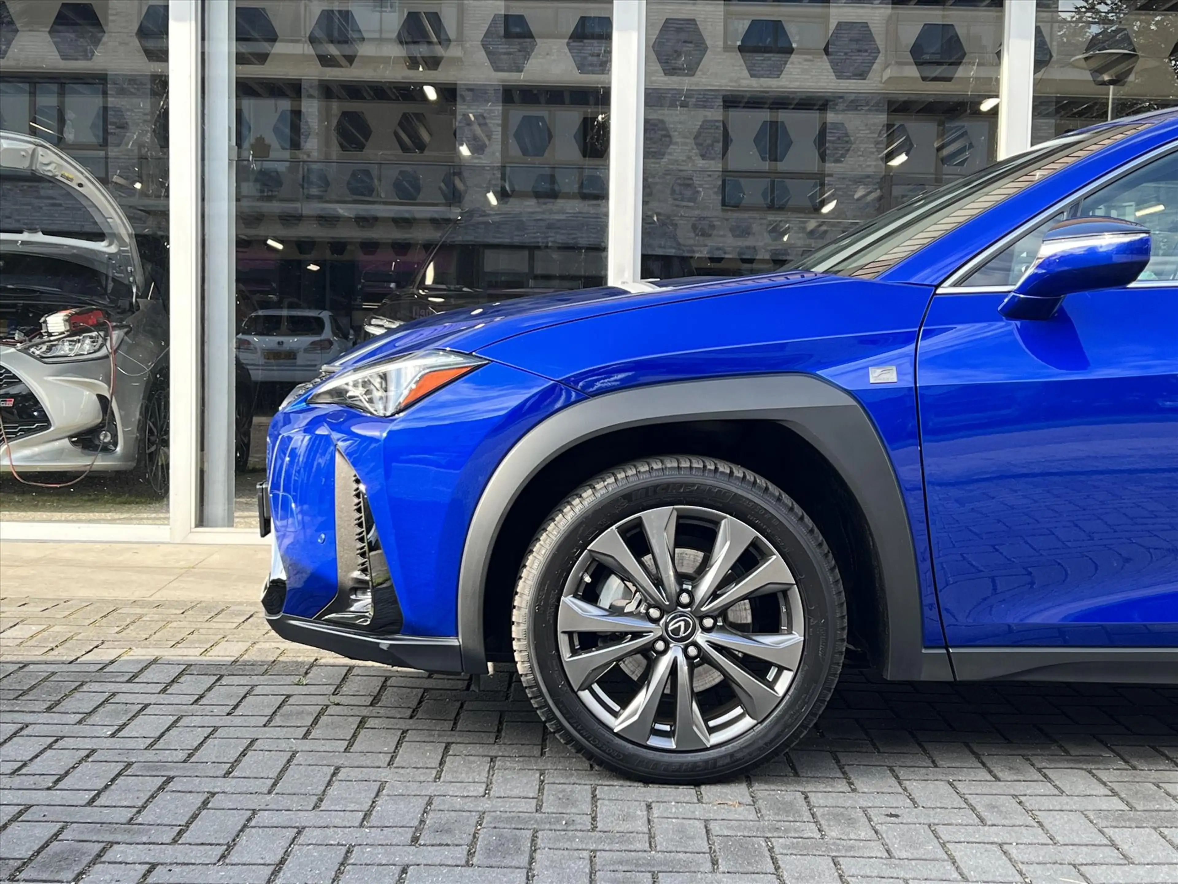 Lexus UX 250h F Sport Design | Leer, 18 inch, Stoel + Stuurverwa — photo 7