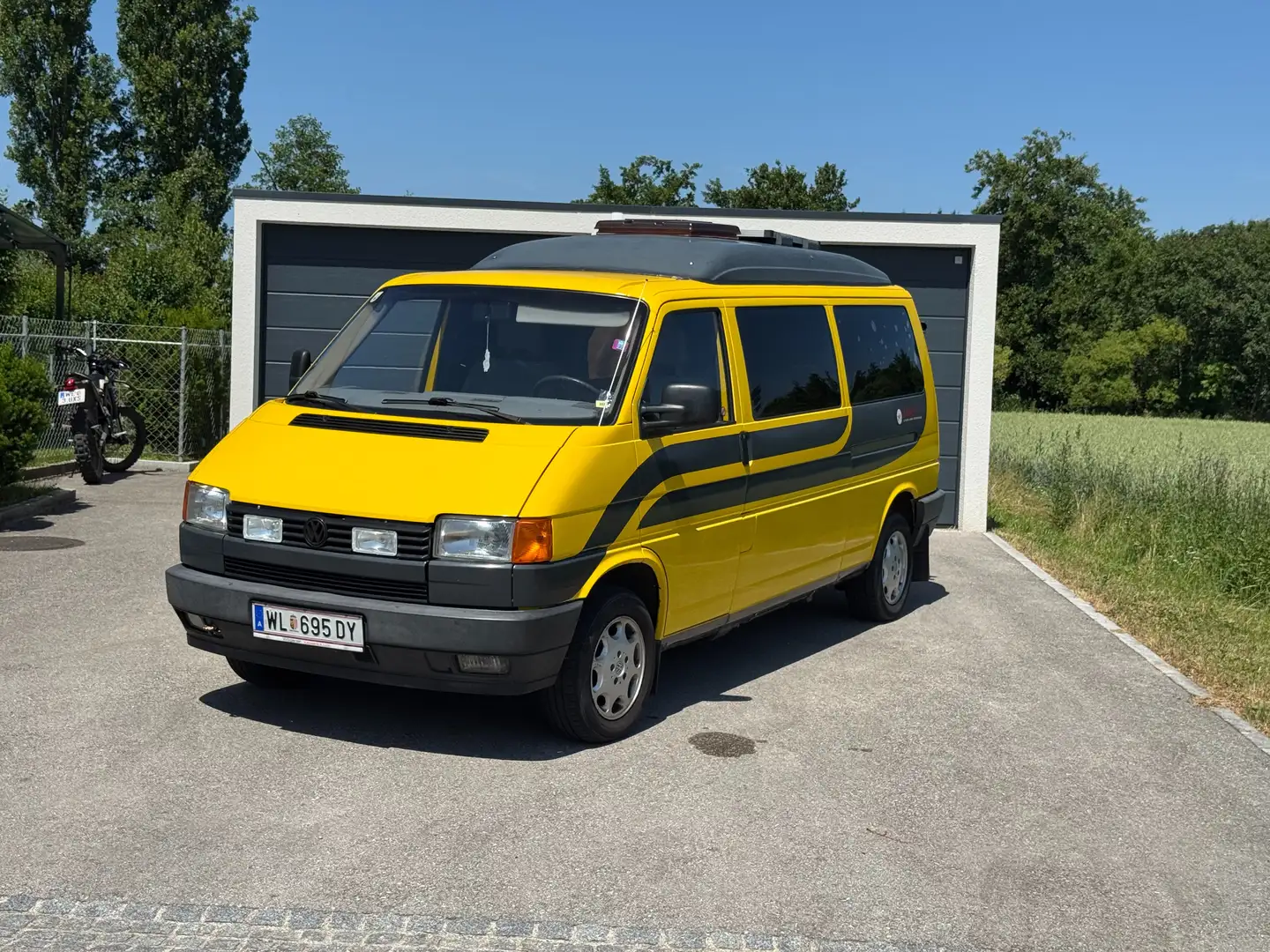 Volkswagen T4 Syncro Gelb - 1