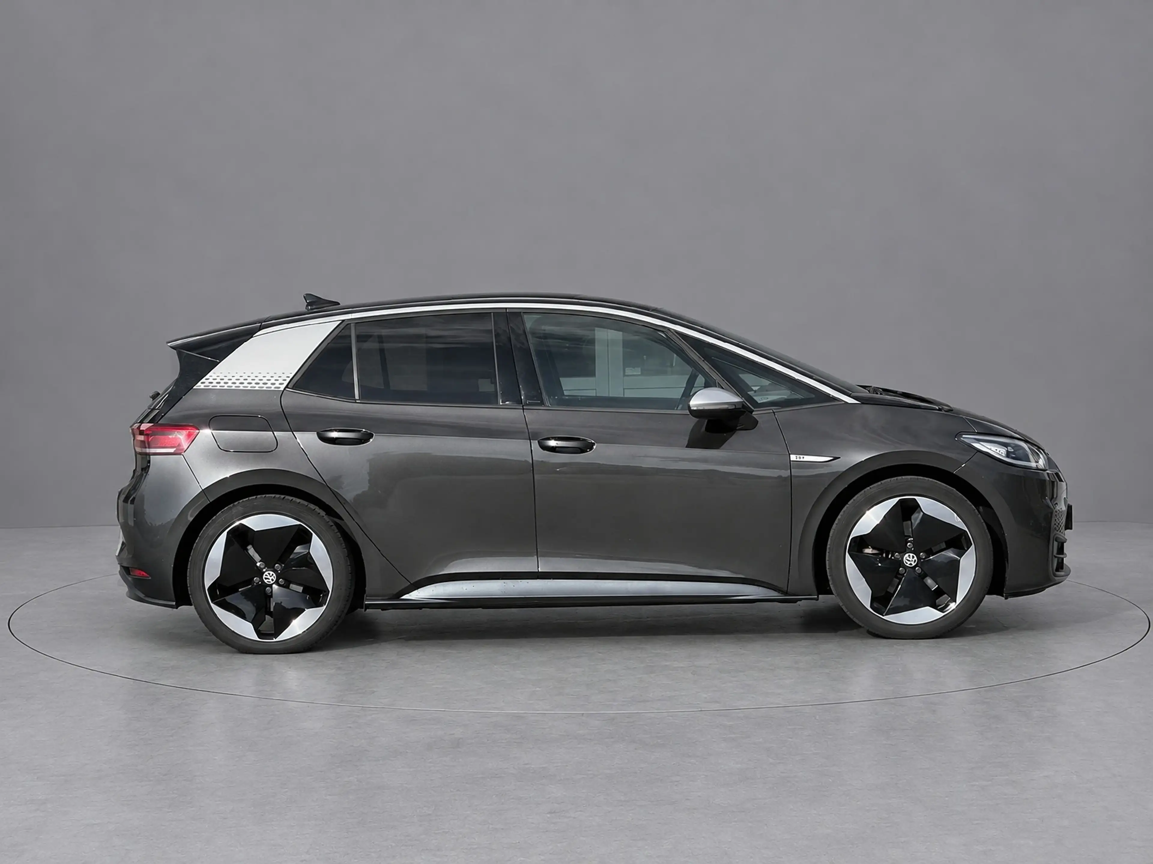Volkswagen ID.3 First Max 58 kWh | pano | keyless | 20" | HUD | el — photo 6