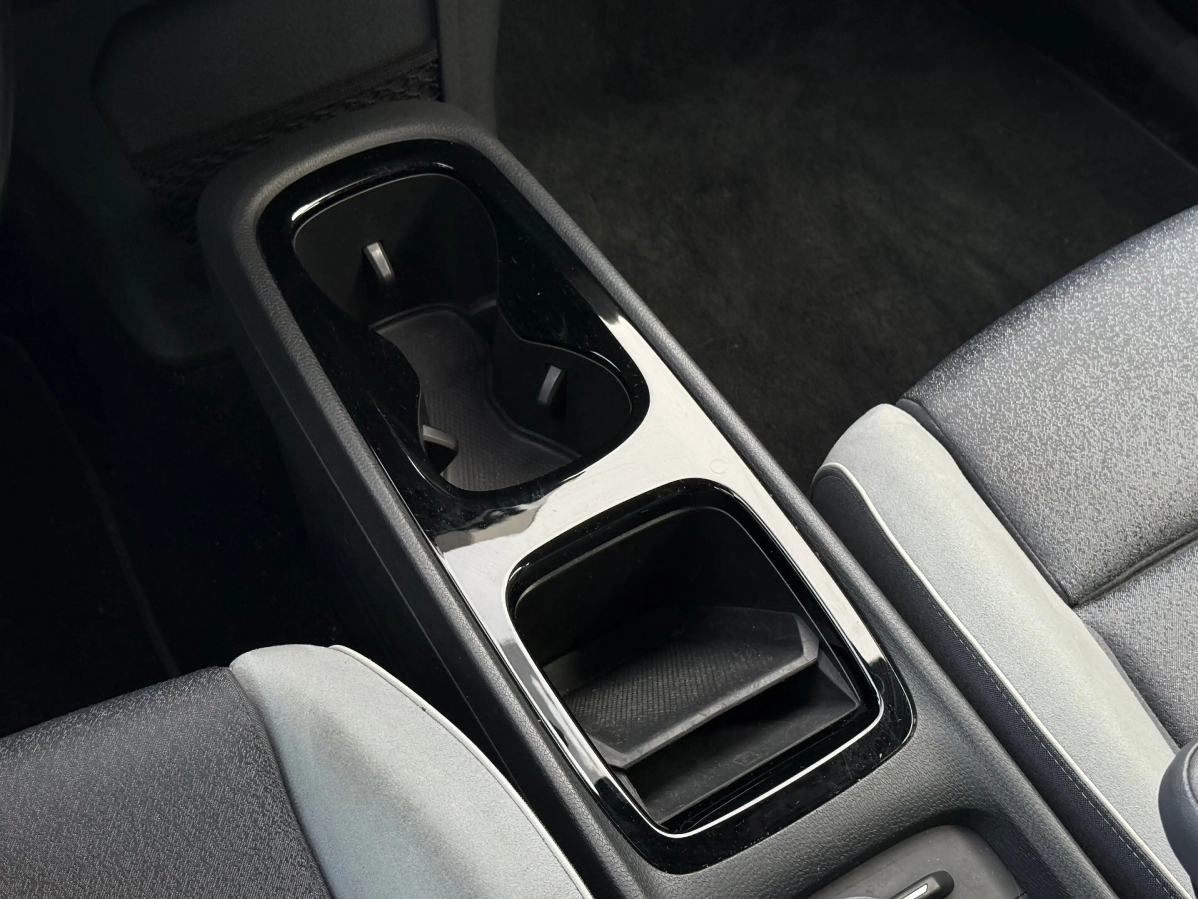 Volkswagen ID.3 First Max 58 kWh | pano | keyless | 20" | HUD | el — photo 25