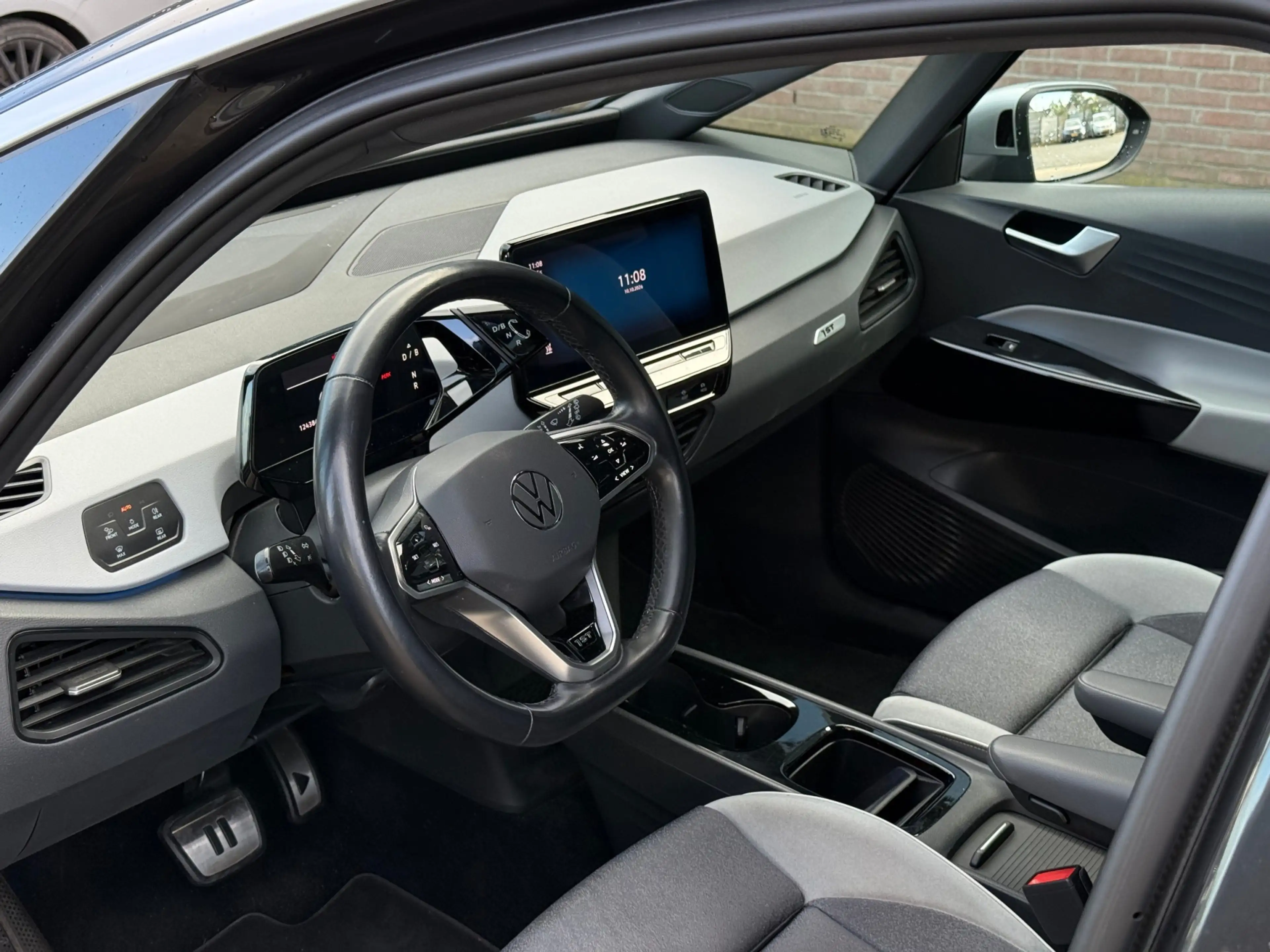 Volkswagen ID.3 First Max 58 kWh | pano | keyless | 20" | HUD | el — photo 2