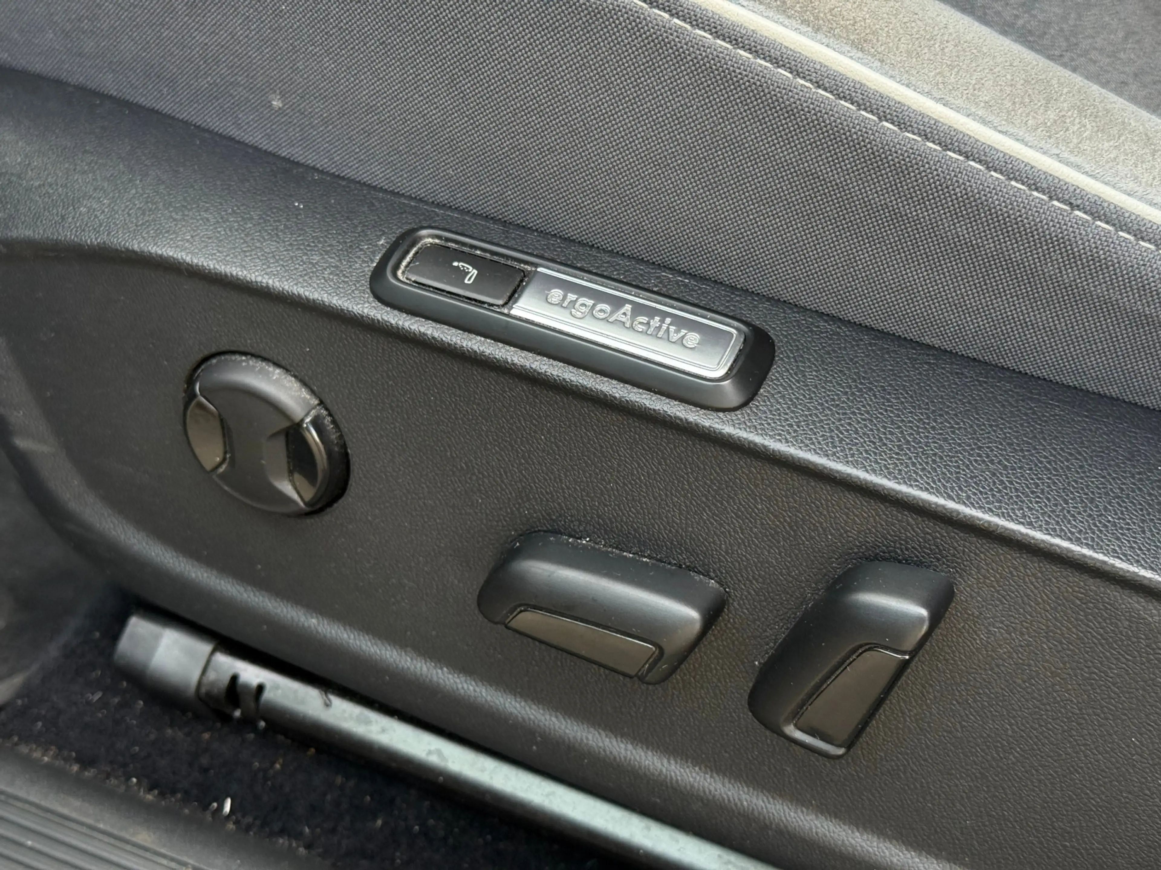 Volkswagen ID.3 First Max 58 kWh | pano | keyless | 20" | HUD | el — photo 16