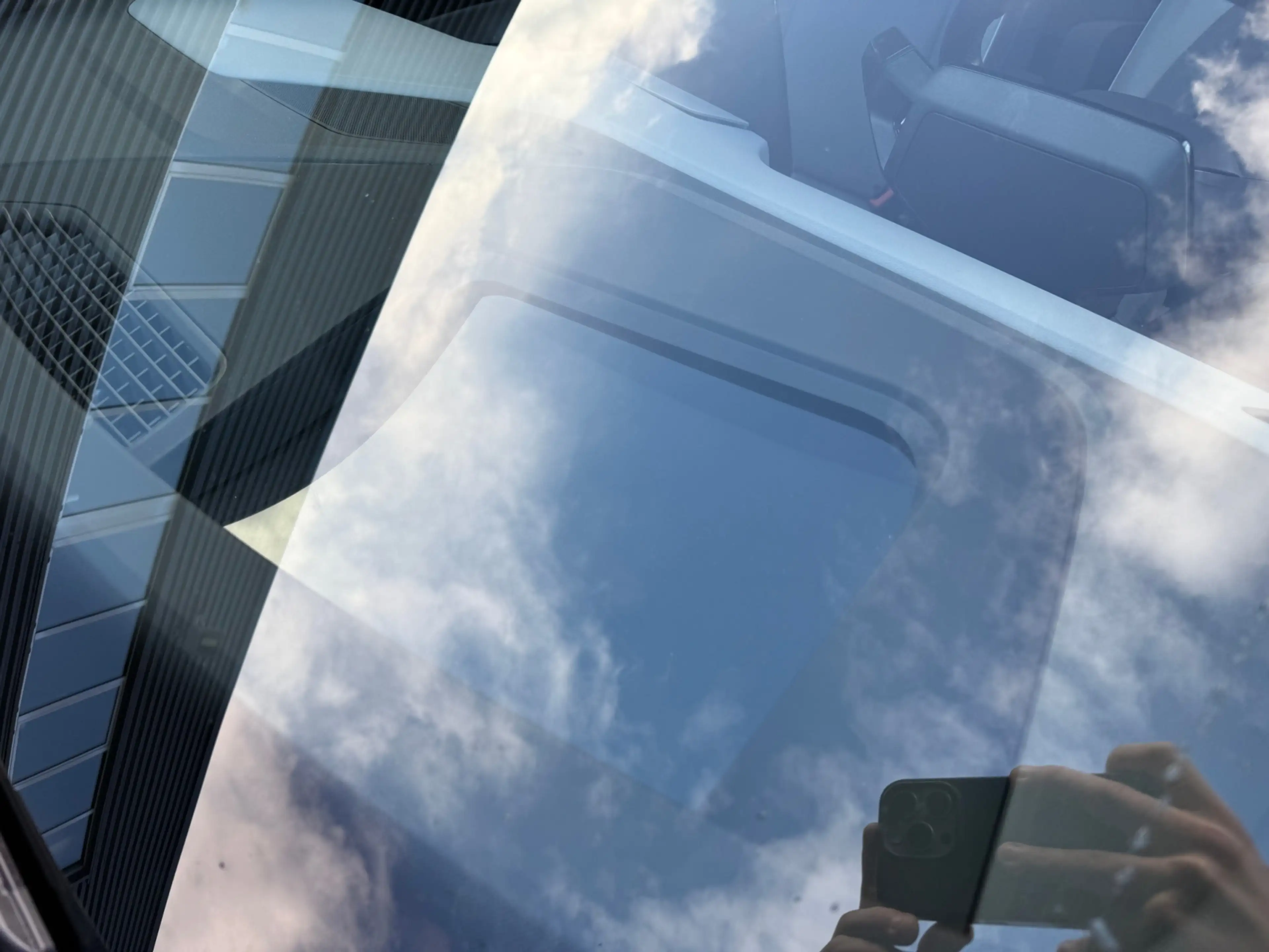Volkswagen ID.3 First Max 58 kWh | pano | keyless | 20" | HUD | el — photo 13