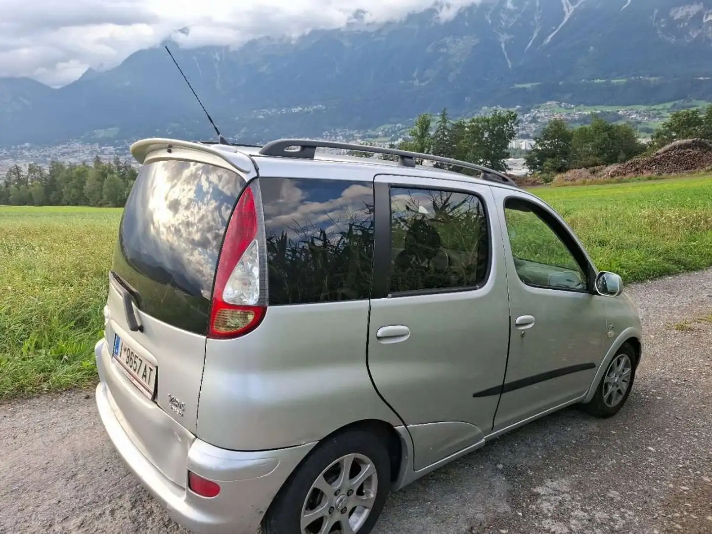 Toyota Yaris 1,4 D-4D Top Silber - 1
