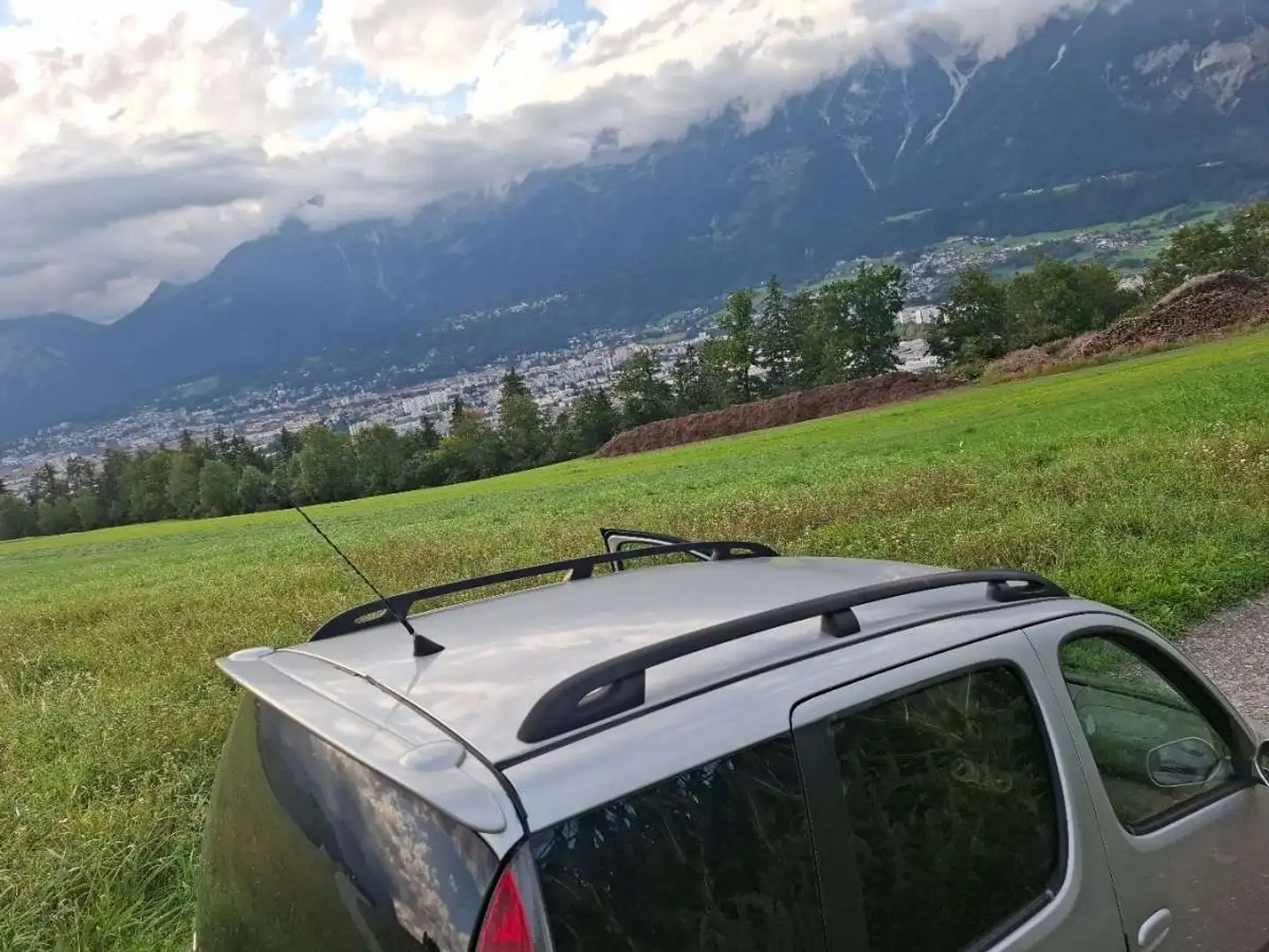 Toyota Yaris 1,4 D-4D Top Silber - 2