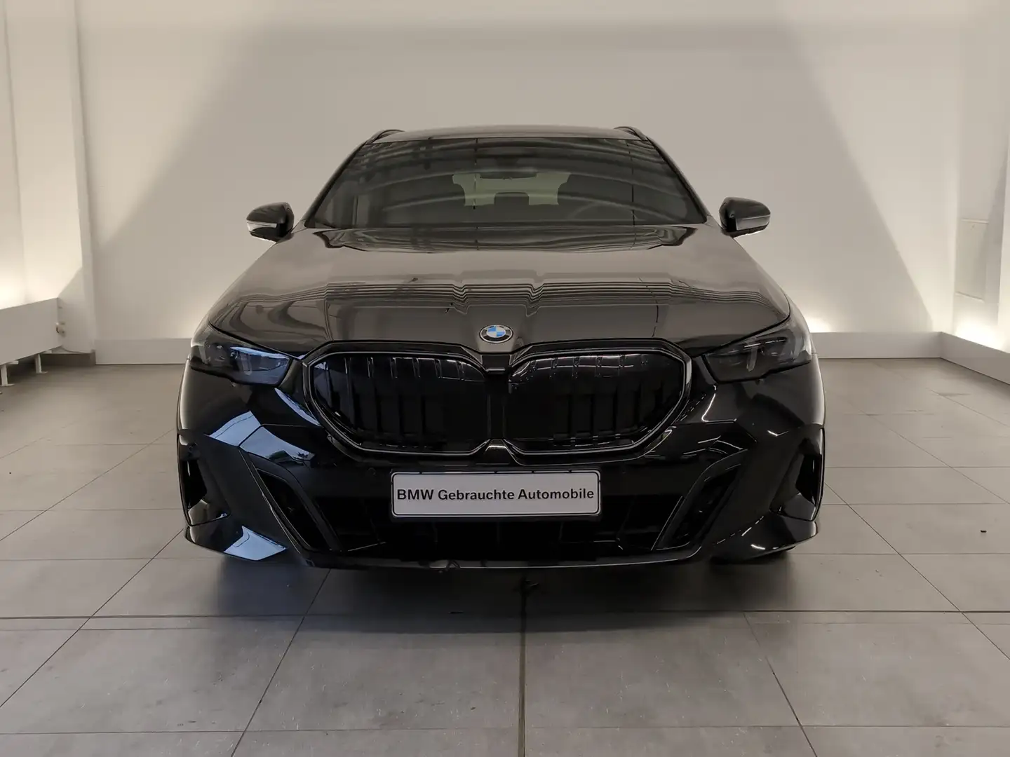 BMW 540 d xDrive Touring M Sportpaket Pano/LRH/AHK Pano/LR Schwarz - 2