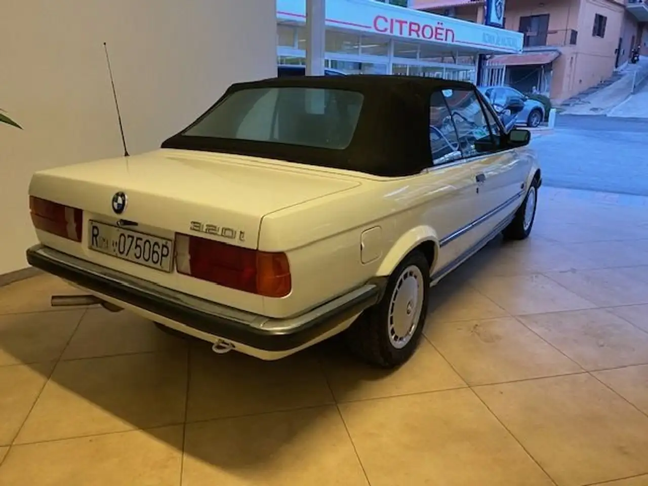 BMW 320i Cabrio, foto 11