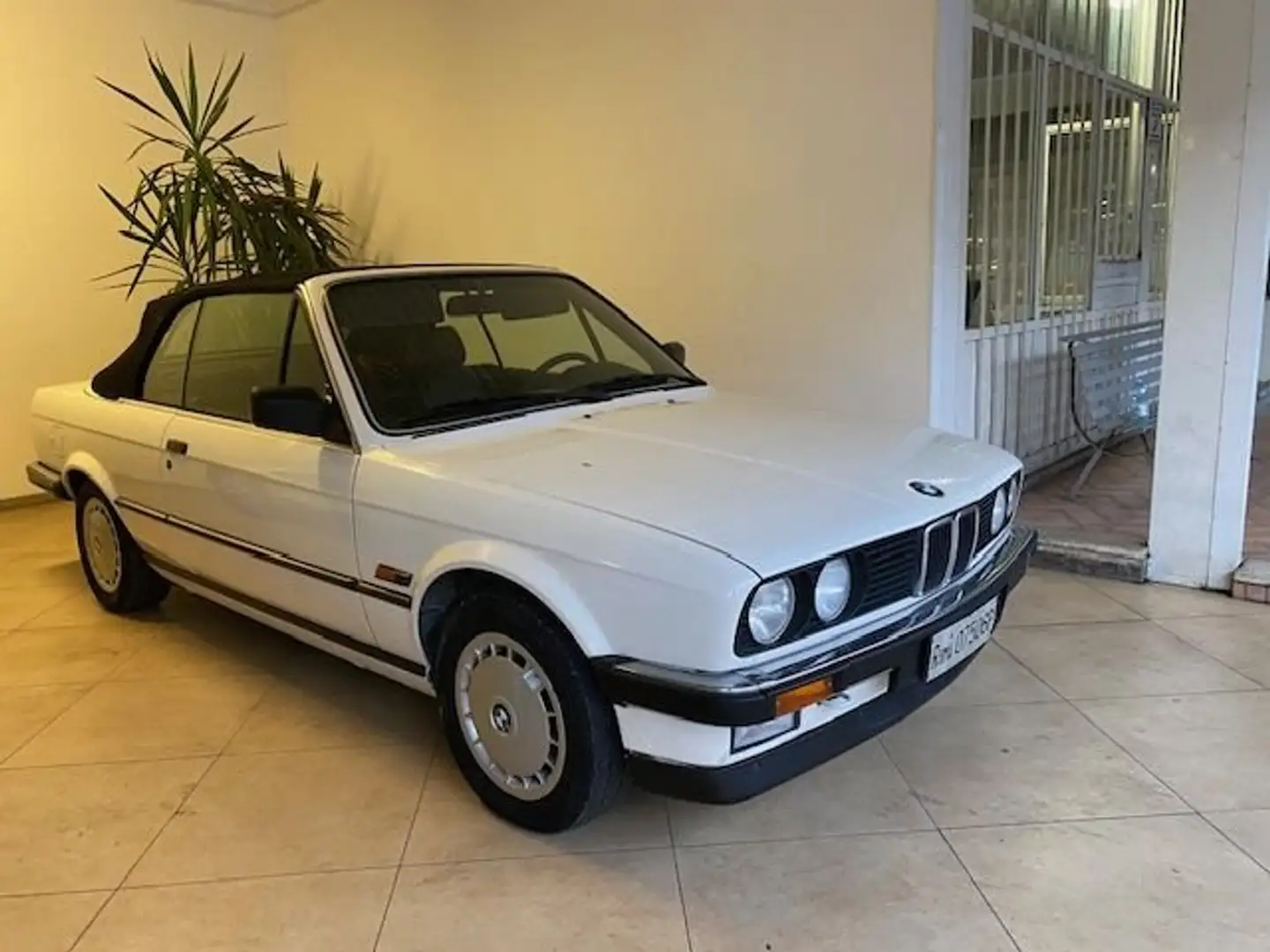 BMW 320 320i Cabrio Blanc - 2