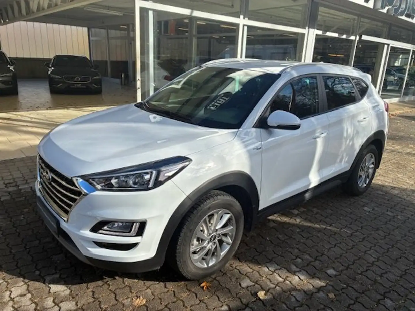 Hyundai TUCSON 1,6 CRDI 2WD Automatik *TOP ZUSTAND* Weiß - 2