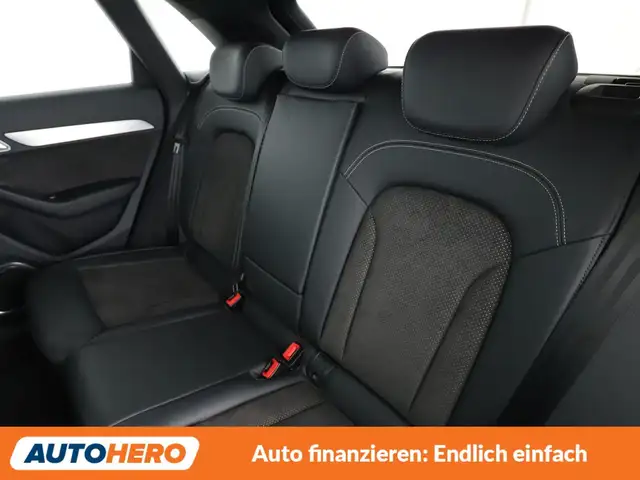 Audi Q3 view 14