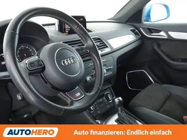 Audi Q3 view 11