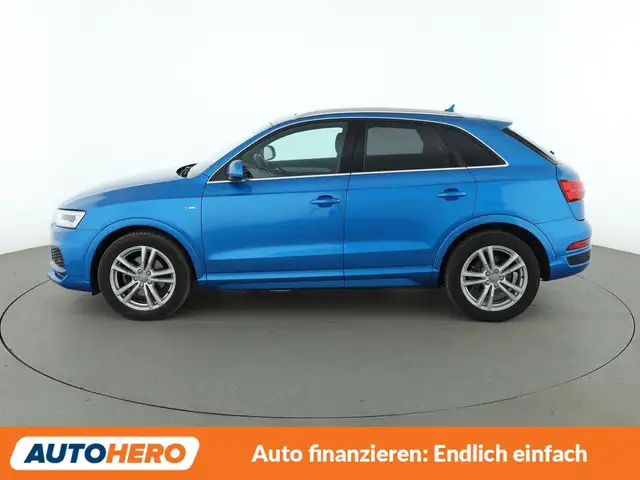 Audi Q3 view 3