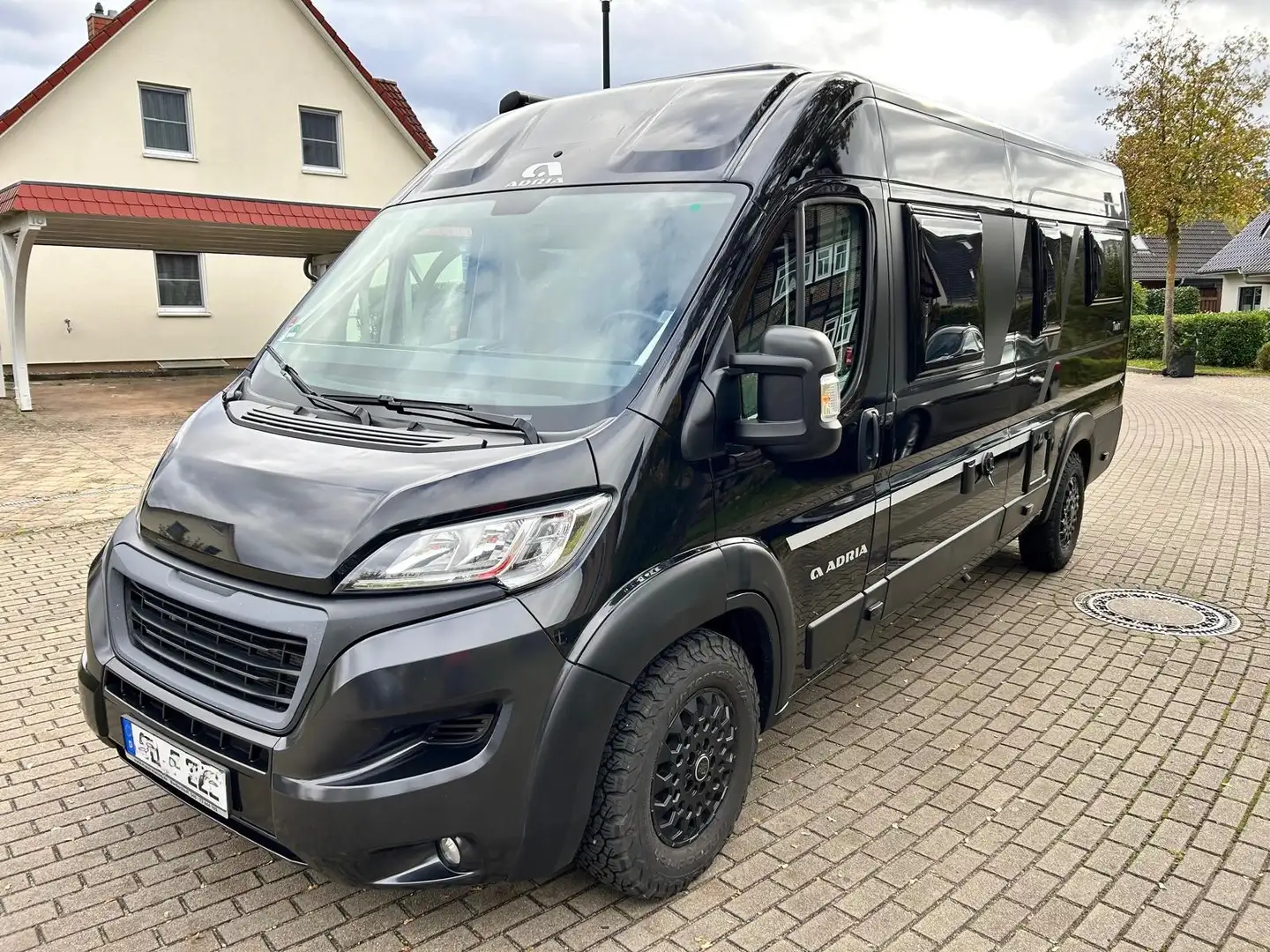 Caravans-Wohnm Adria Twin 640 SL Schwarz - 1