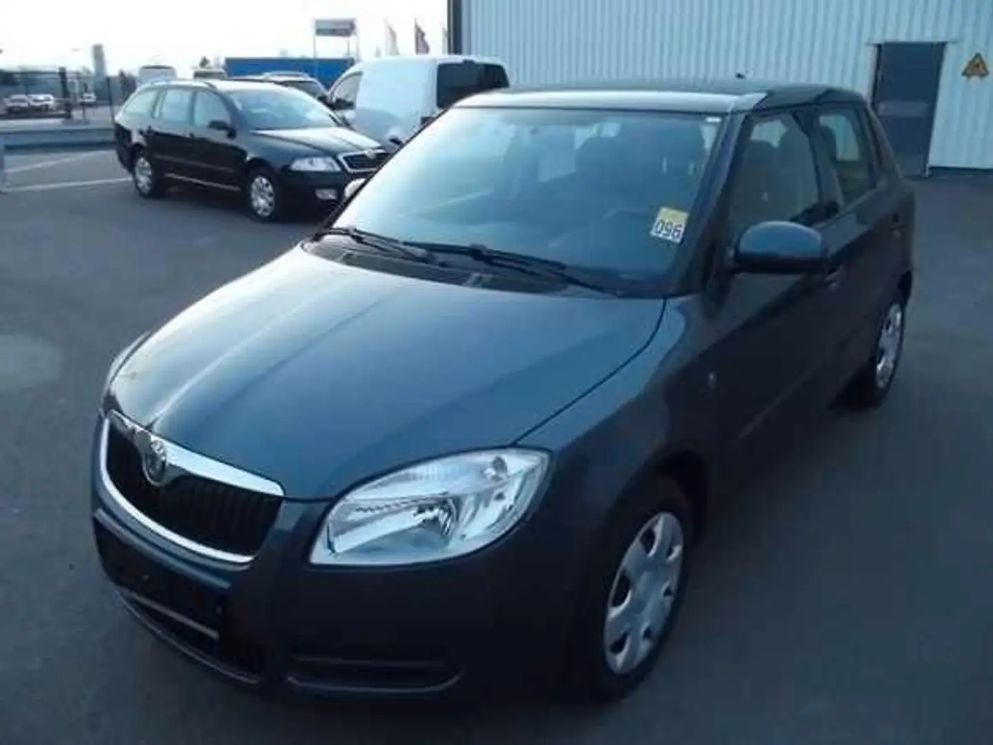 Skoda Fabia Cool Edition 1,4l TÜV NEU ! Grau - 1