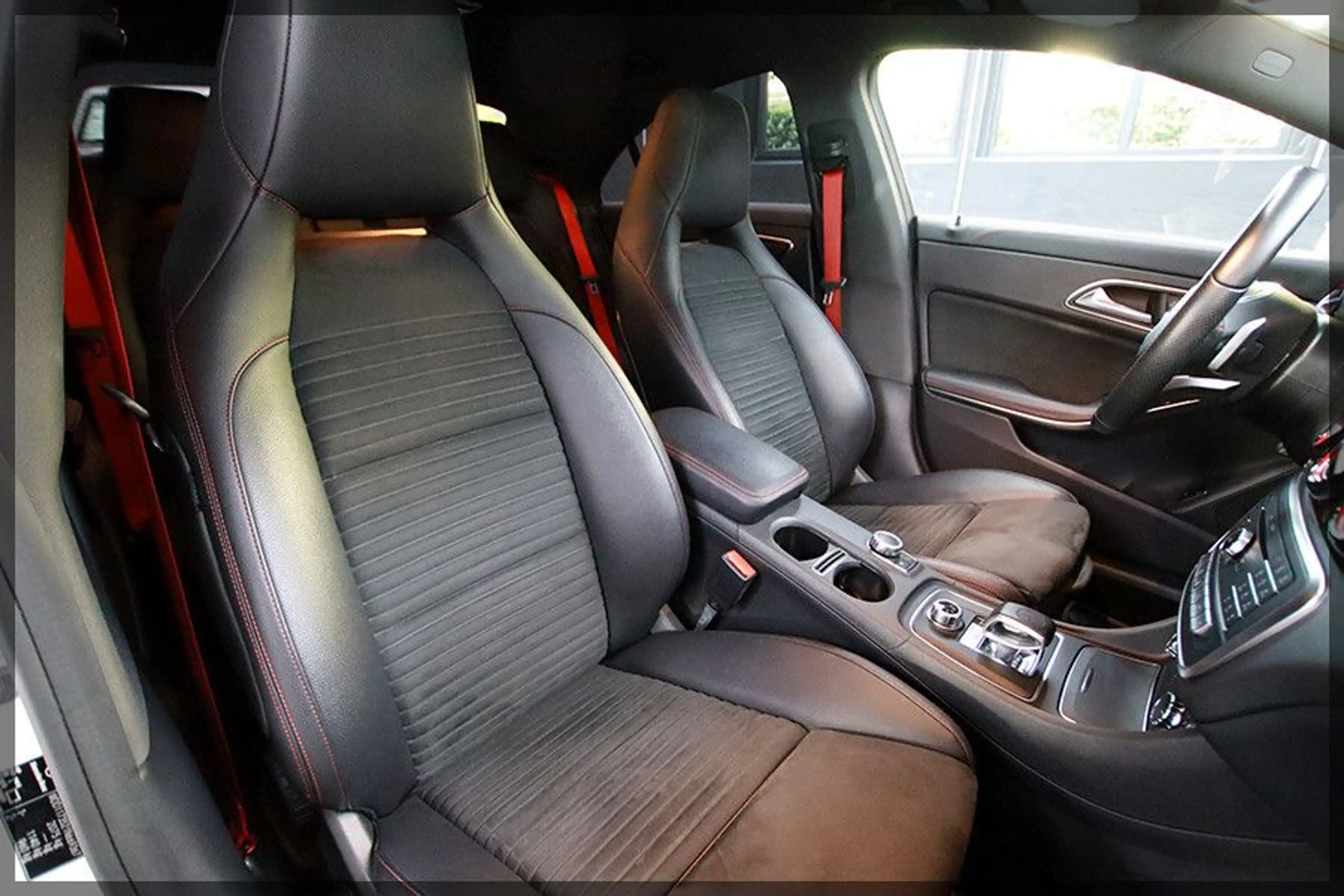 Mercedes-Benz CLA 45 AMG 4MATIC OHNE OPF / PDC / NAVI — photo 14