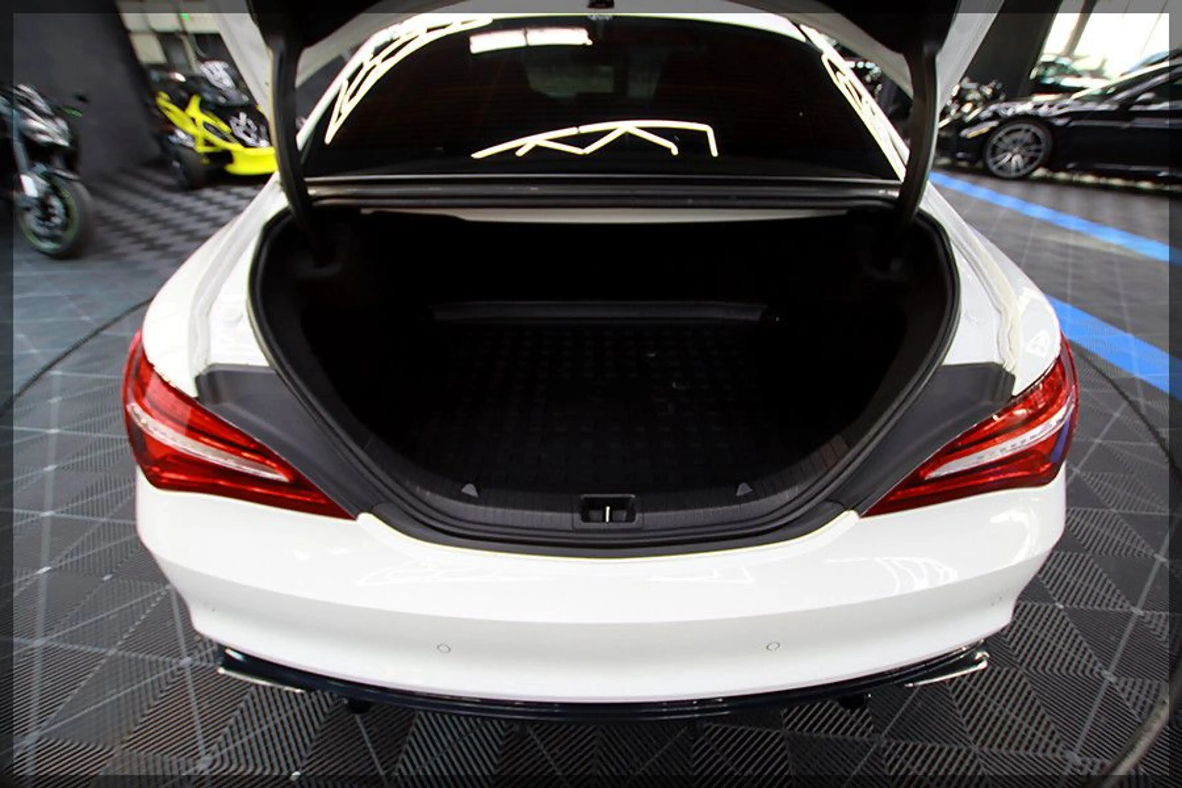 Mercedes-Benz CLA 45 AMG 4MATIC OHNE OPF / PDC / NAVI — photo 12