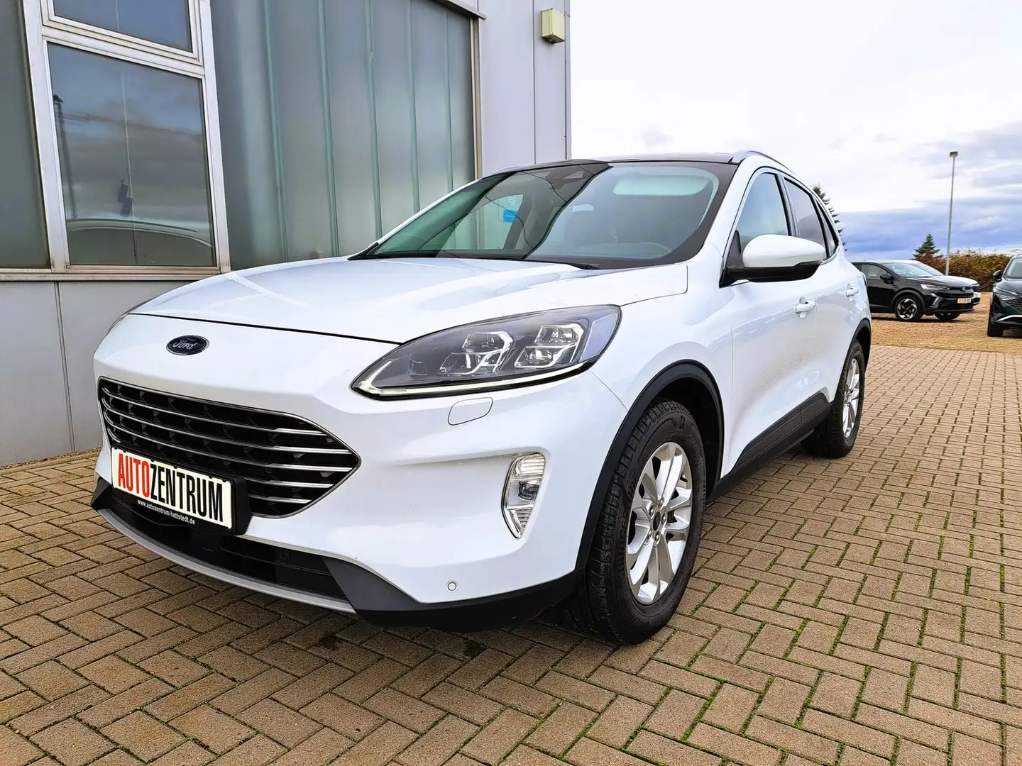 Ford Kuga Titanium X 4x4 AUTOMATIK B&O-SOUND PANODACH Weiß - 1