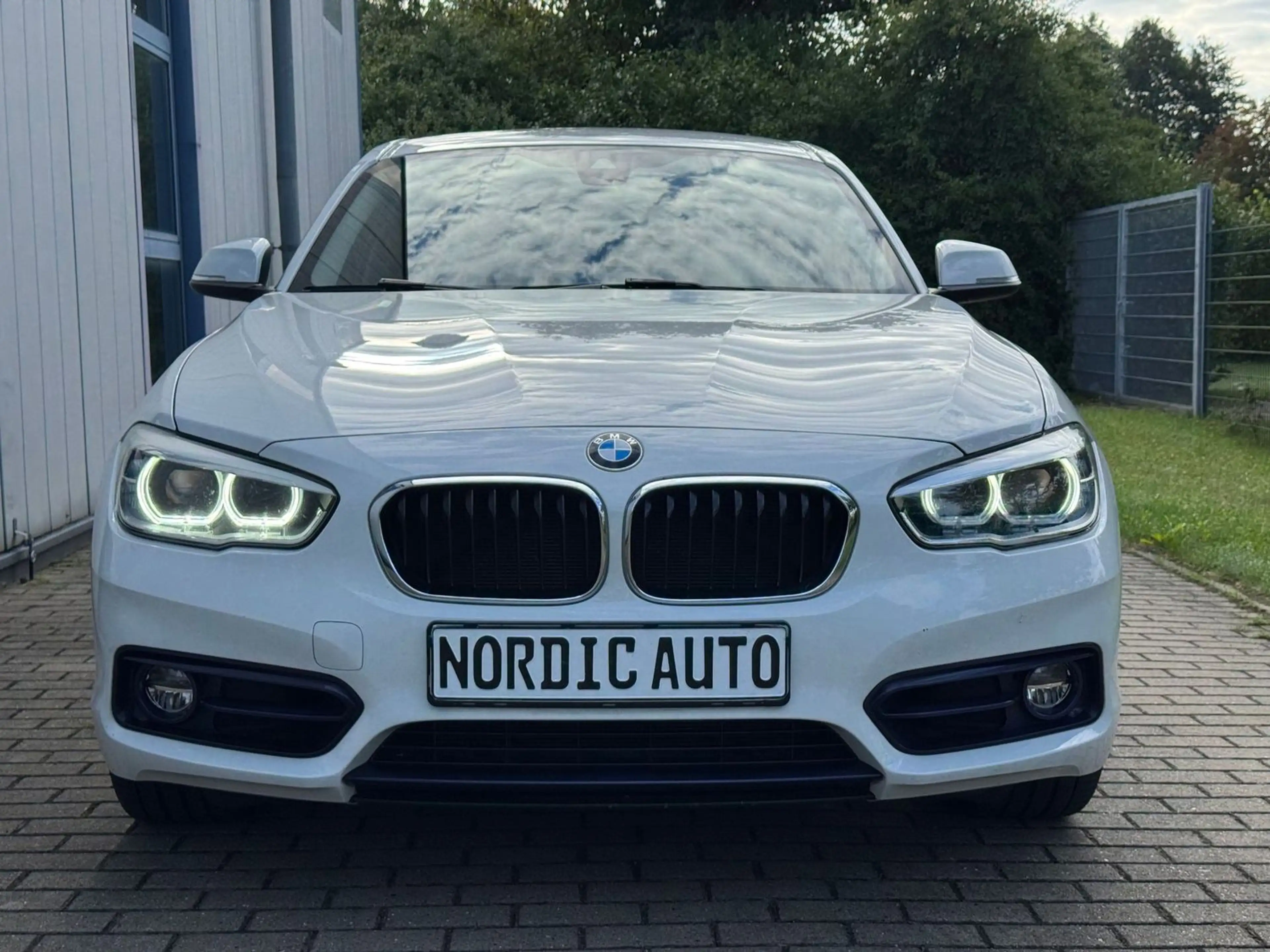 BMW 120 i Sport Line +KEYLESS+LENKRADHZG+SITZHZG+8FACH — photo 3