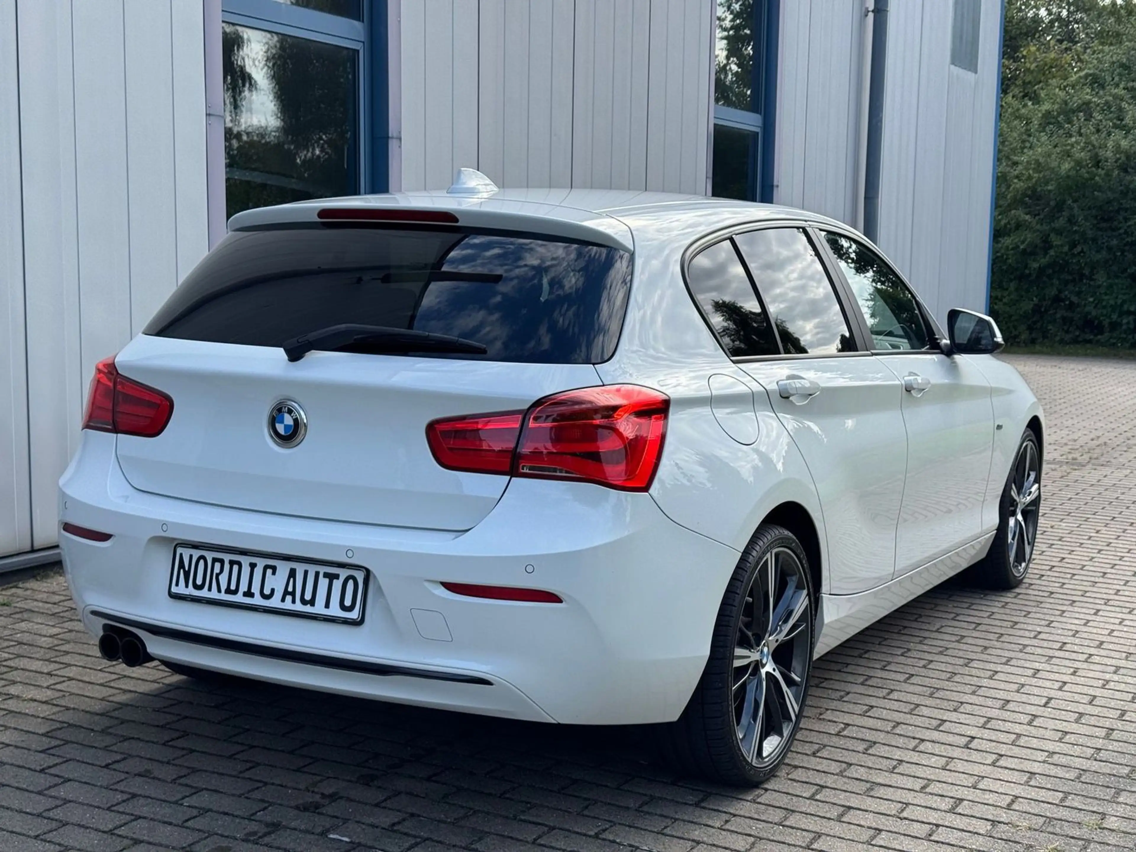 BMW 120 i Sport Line +KEYLESS+LENKRADHZG+SITZHZG+8FACH — photo 7