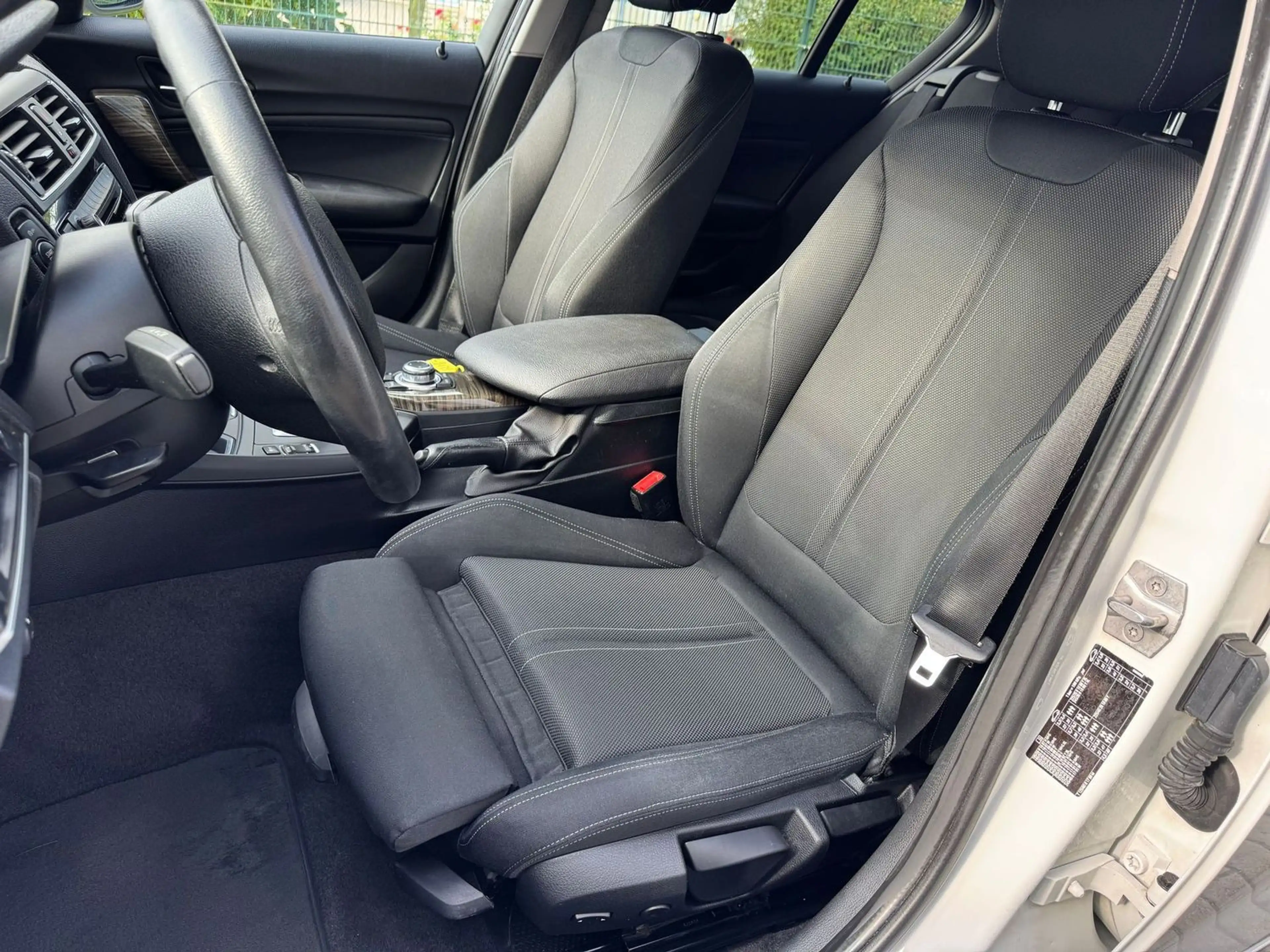BMW 120 i Sport Line +KEYLESS+LENKRADHZG+SITZHZG+8FACH — photo 11