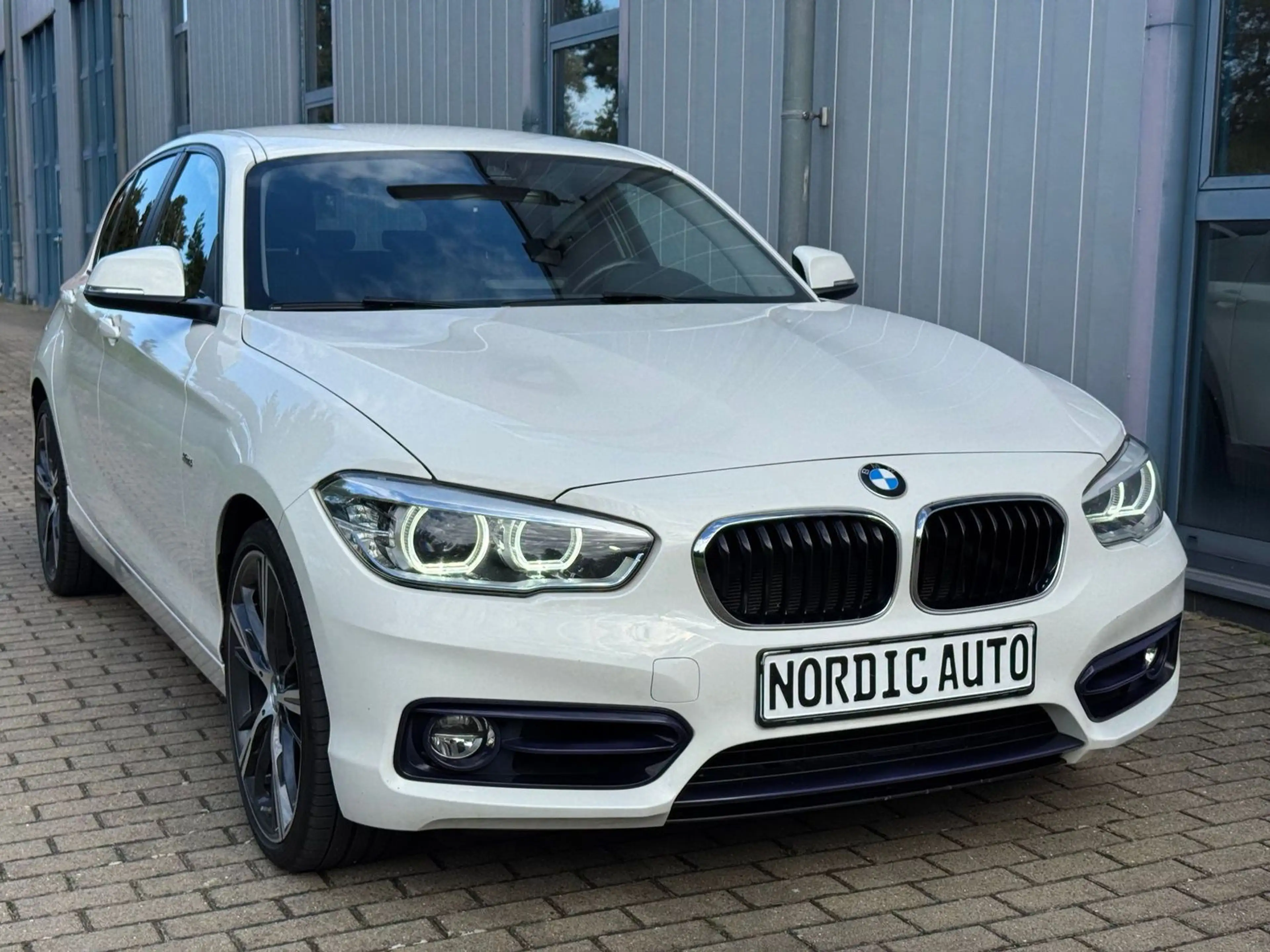 BMW 120 i Sport Line +KEYLESS+LENKRADHZG+SITZHZG+8FACH — photo 9
