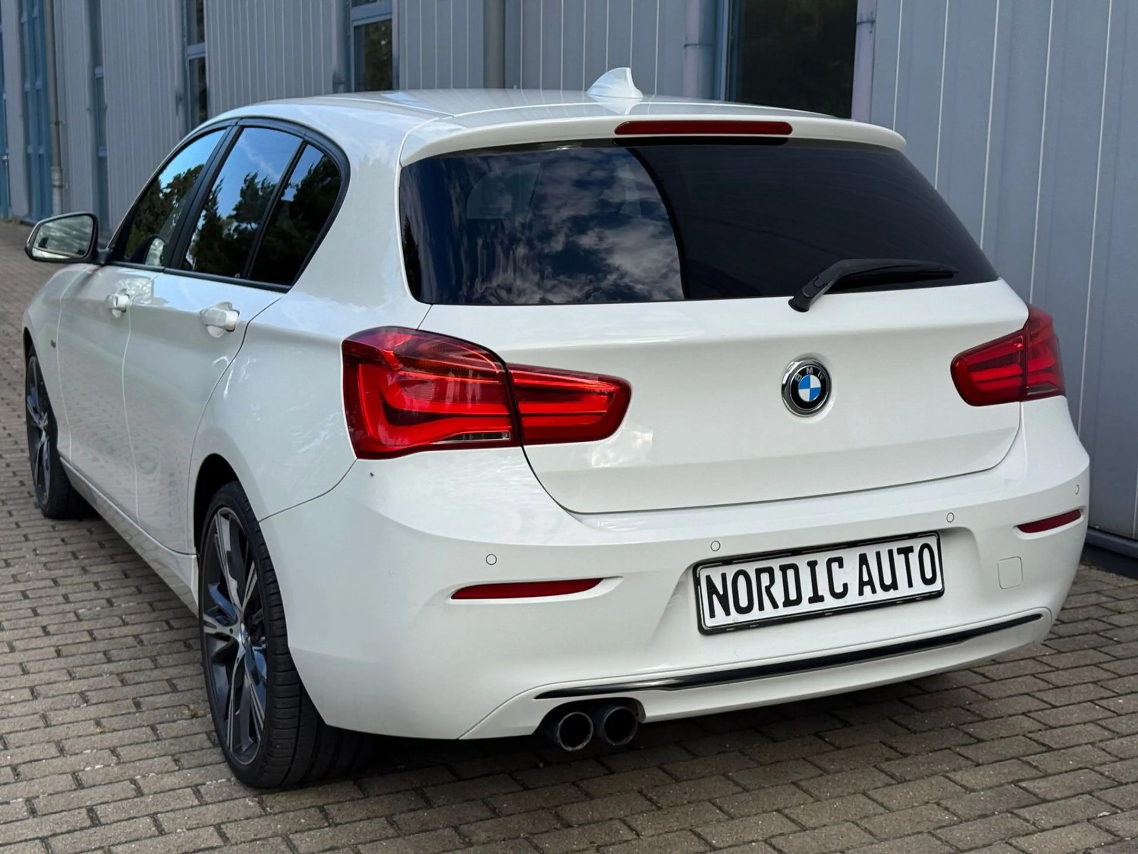 BMW 120 i Sport Line +KEYLESS+LENKRADHZG+SITZHZG+8FACH — photo 5