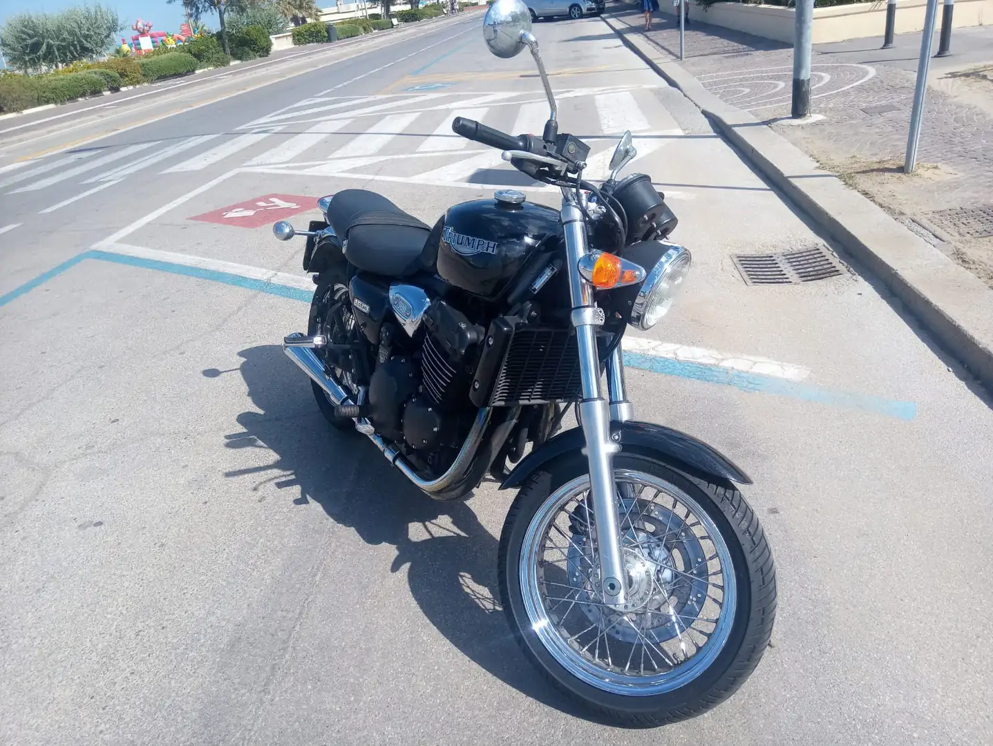 Triumph Legend TT Nero - 2