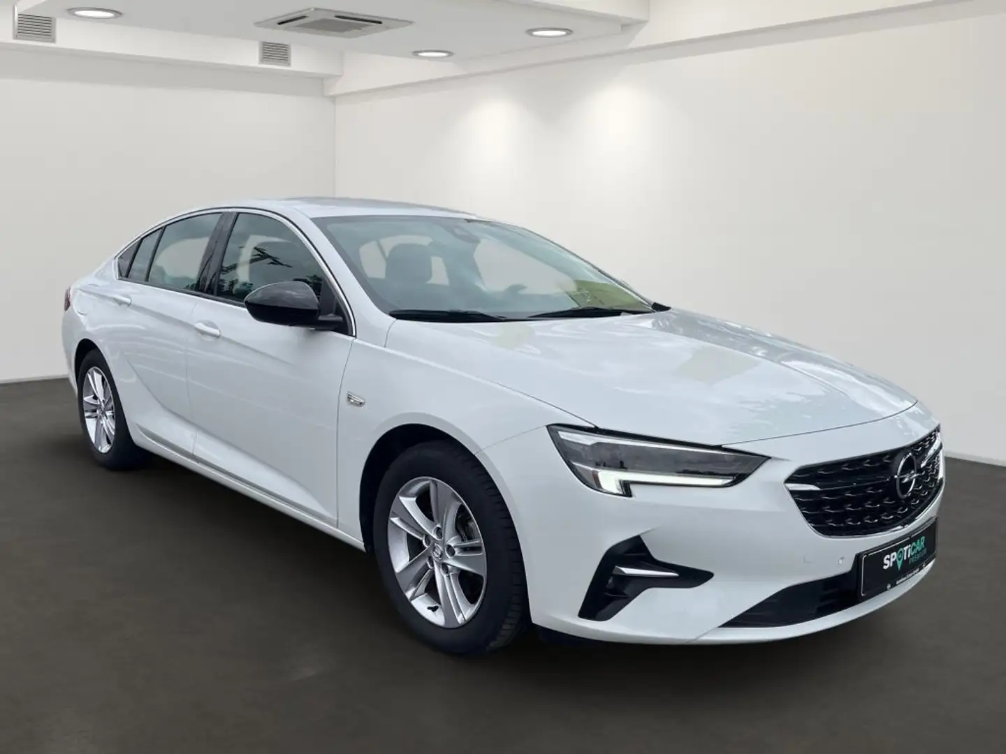 Opel Insignia Grand Sport 2.0D Elegance Innov.Paket IntelliLux L Weiß - 2