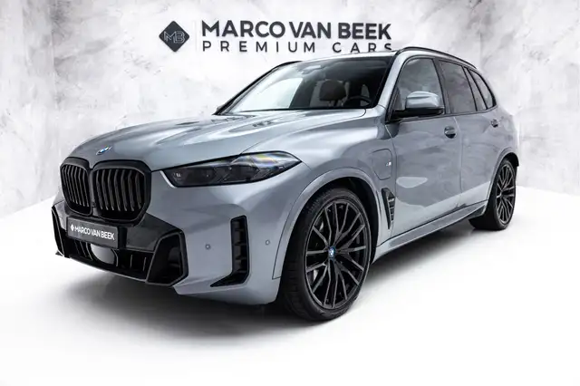 BMW X5 xDrive50e Launch Edition | Pano | M-Sport Pro | Ca