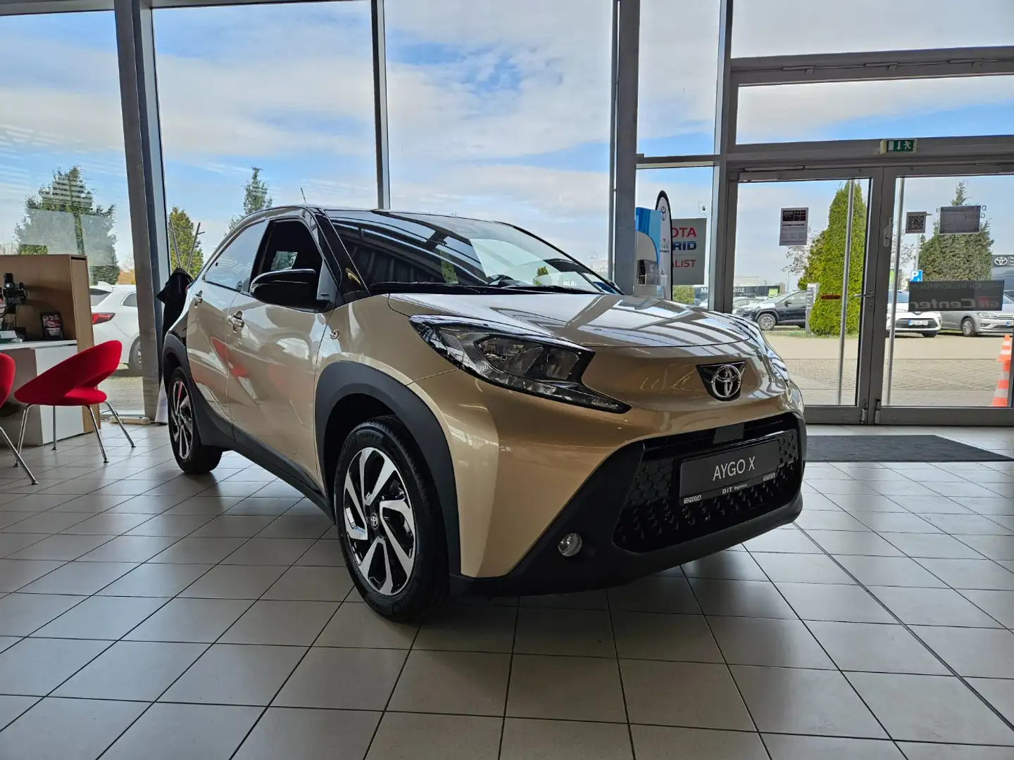 Toyota Aygo X 1.0 Teamplayer Klima, FLA SpurH KAM ACC Noir - 2