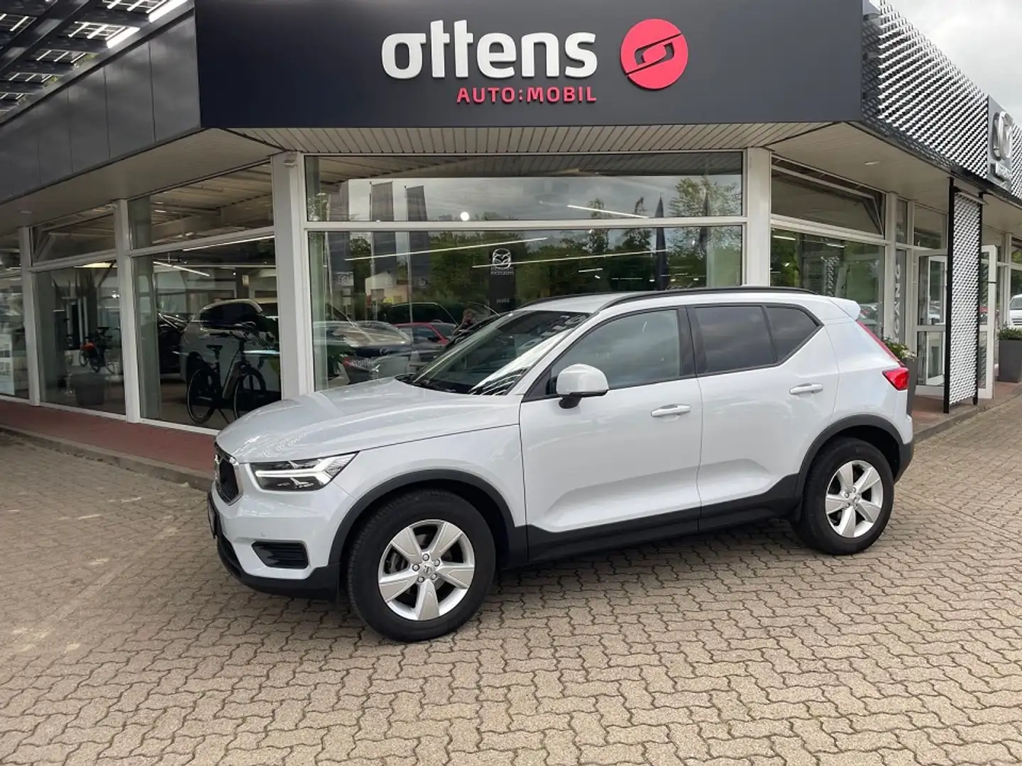 Volvo XC40 0 Momentum Core Kamera;Klima;Navi Argent - 1