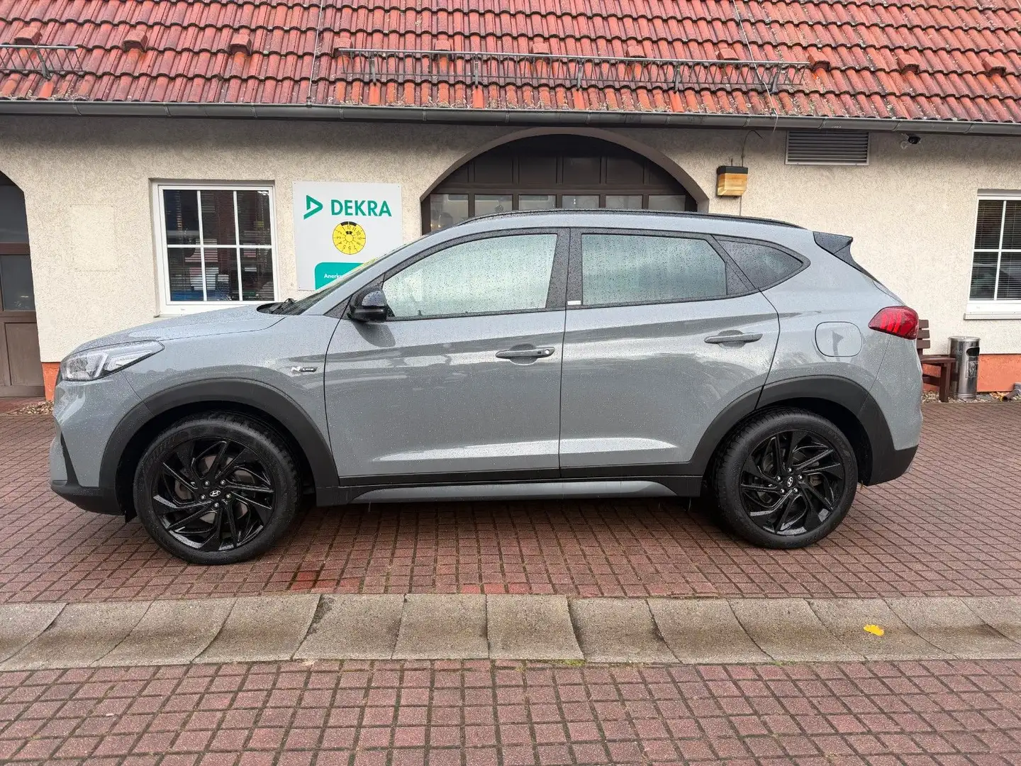Hyundai TUCSON Mild-Hybrid 4WD*N-LINE*CAM*PANO*AHK* Grijs - 2