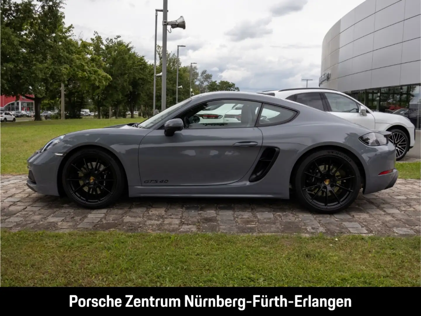 Porsche Cayman 718 GTS 4.0 BOSE PDLS ParkAssistent Rückf Grau - 2