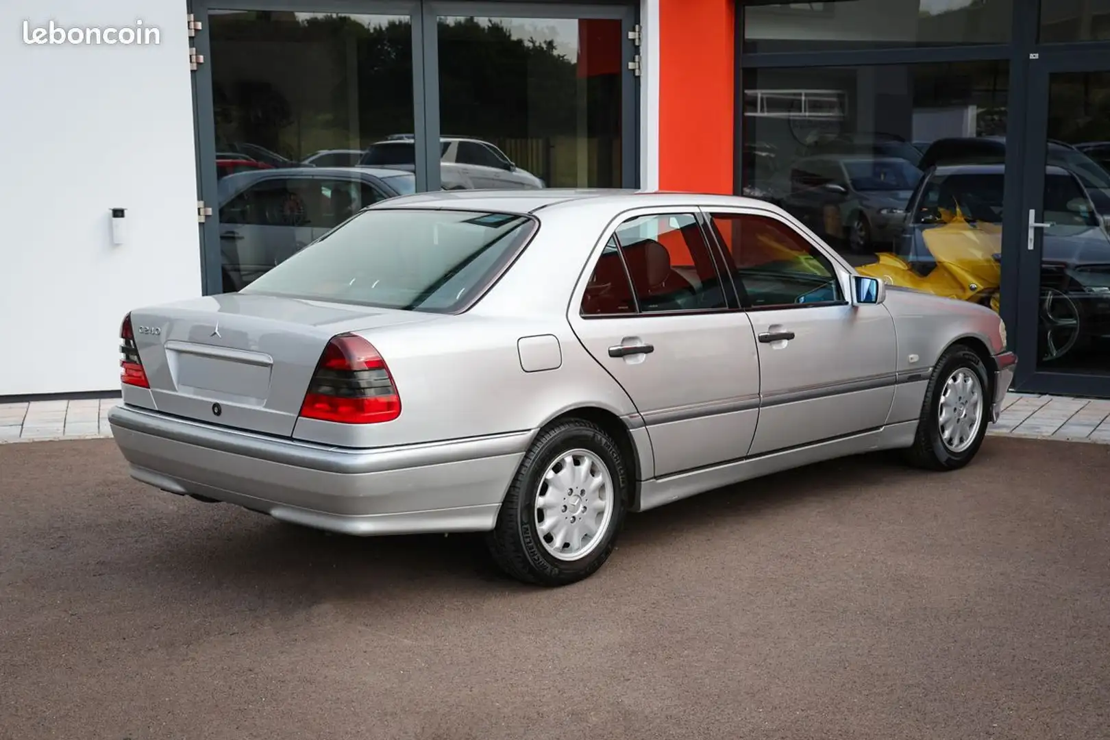 Mercedes-Benz C 240 Mercedes Benz C240 V6 (202) 2.4i 170ch - 2