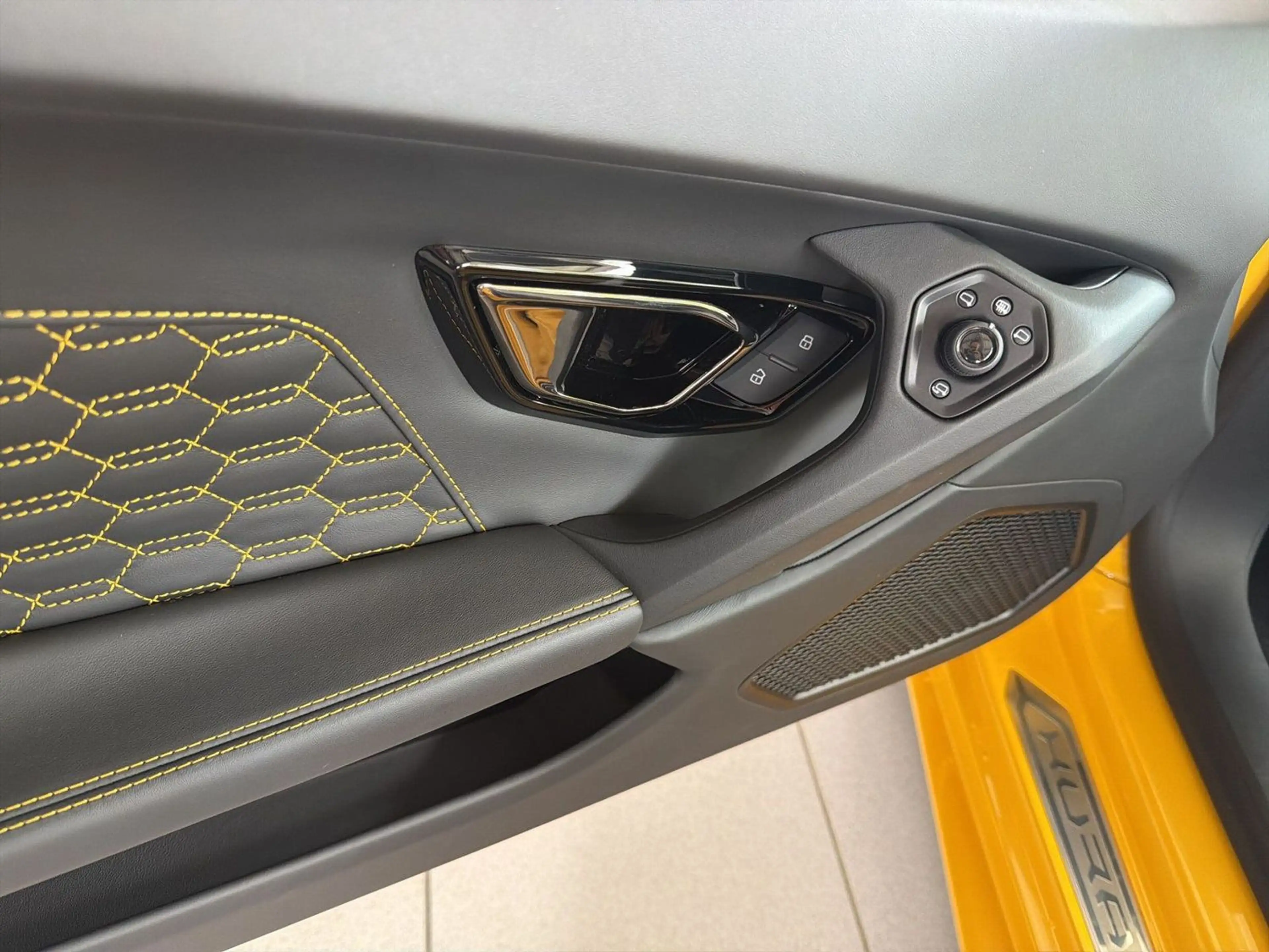 Lamborghini Huracán SPYDER 1Hd LIFT CARBONBREMSE LED — photo 7