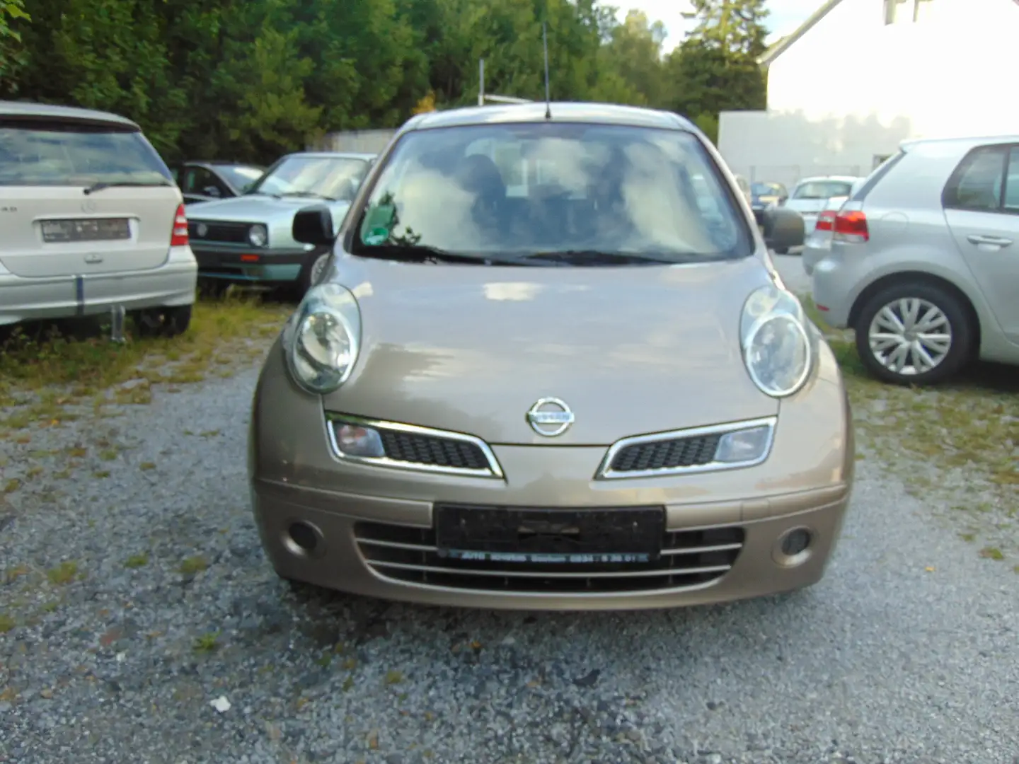 Nissan Micra Visia Beige - 1