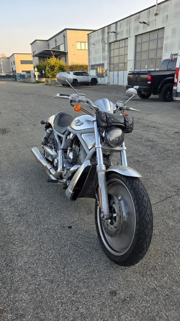 Harley-Davidson V-Rod Centenario Ezüst - 2