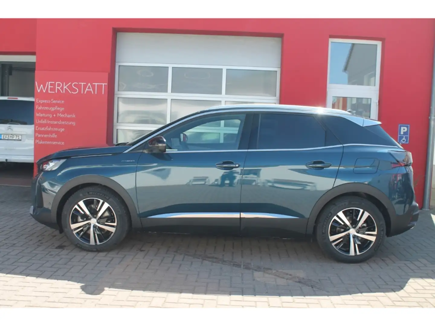 Peugeot 3008 Hybrid4 300 GT EAT8 NightV Navi Shz Kamera DAB Key Blauw - 2