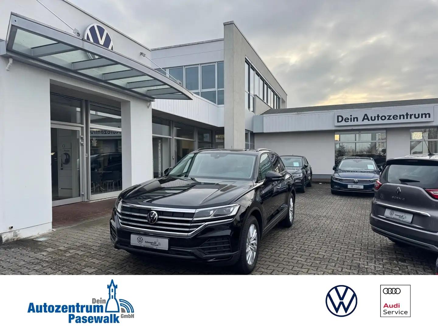 Volkswagen Touareg 3,0 l V6 TDI DSG 4MOTION Czarny - 1