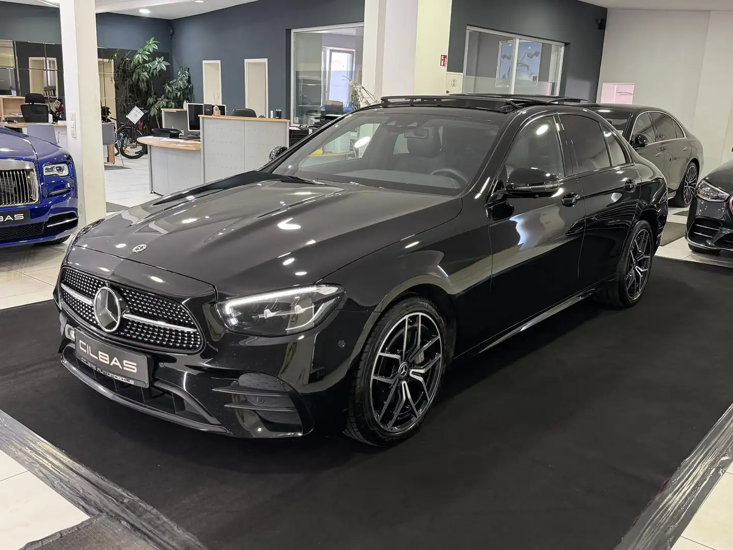 Mercedes-Benz E 300 de AMG-Line *NIGHT*PANO*360*SPUR*STHZ*DIST Schwarz - 1