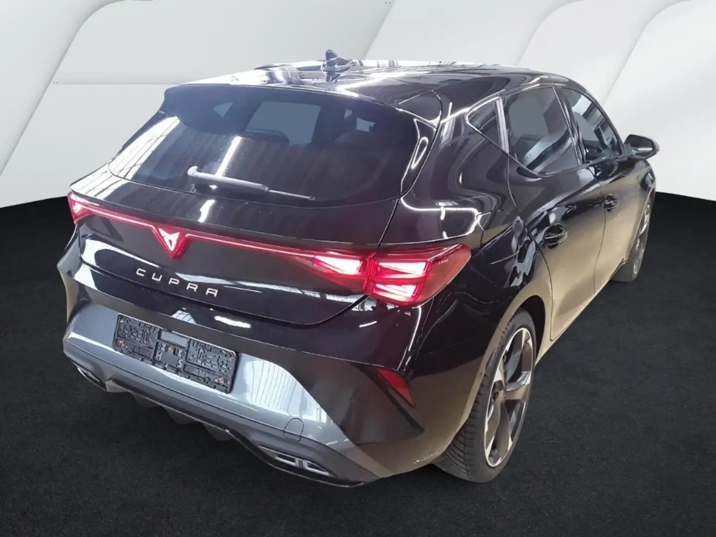 CUPRA Leon 1.5 eTSI DSG NAVI KAMERA PDC SITZHZG LED Schwarz - 2