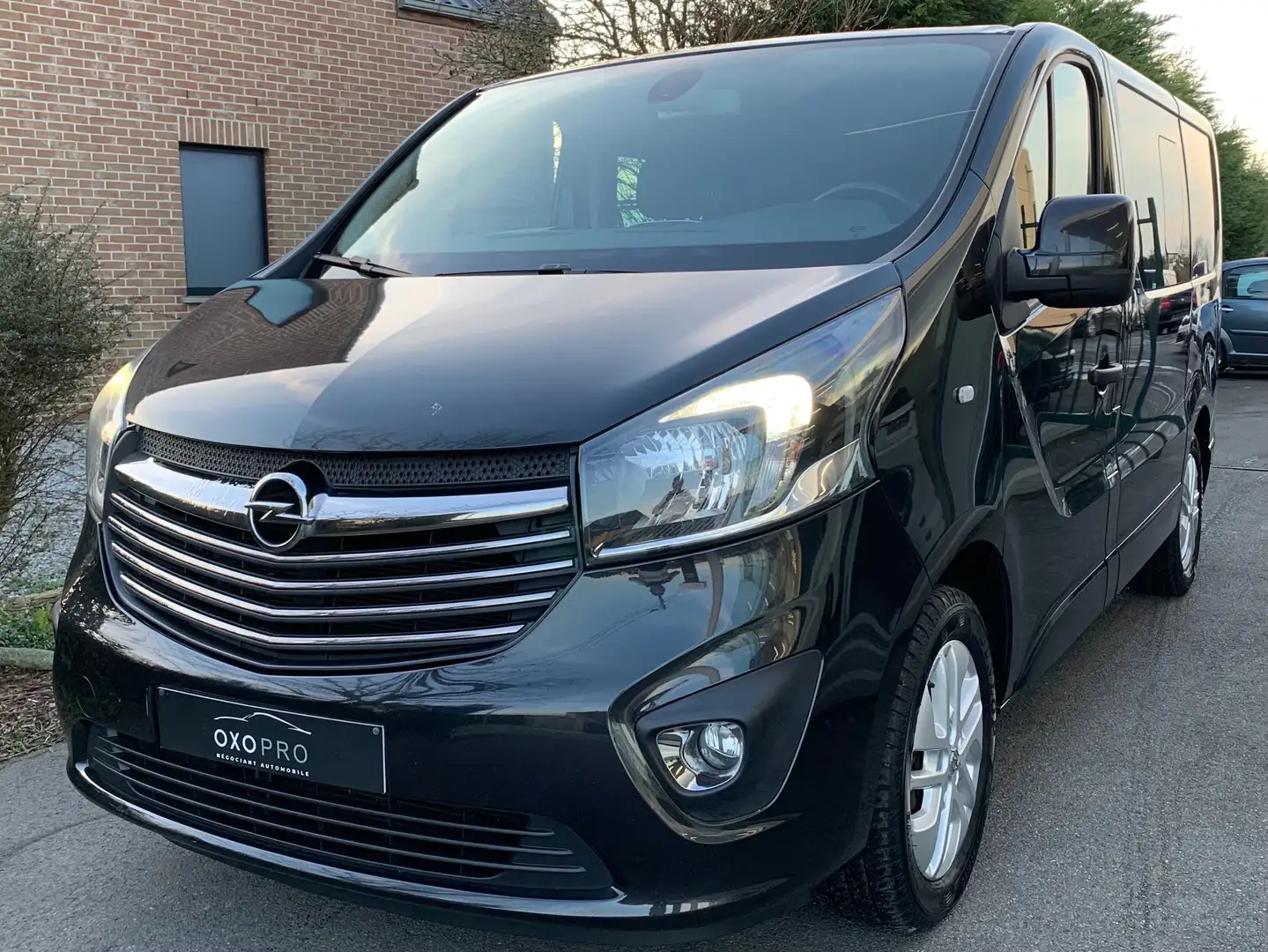 Opel Vivaro 1.6 CDTI Bi-Turbo / 9 Places / Gps / Camera / PDC Noir - 2