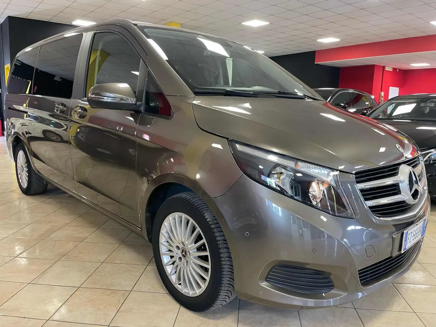 Mercedes-Benz V 220 d Automatic Long * 7posti/pdc/ Grigio - 2