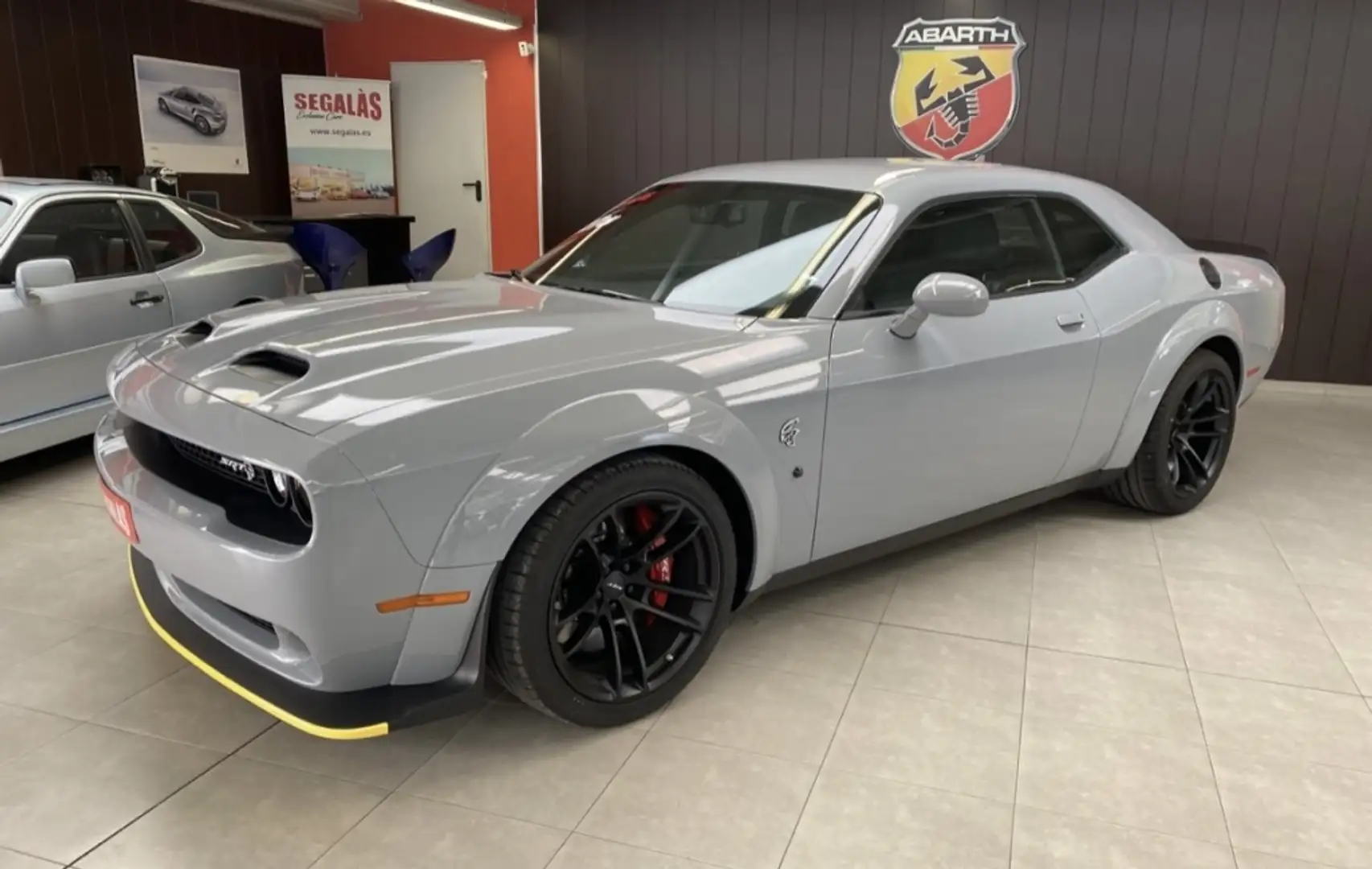 Dodge Challenger SRT Hellcat Jailbreak WB 6.2 Supercharged HEMI V8 Grau - 1
