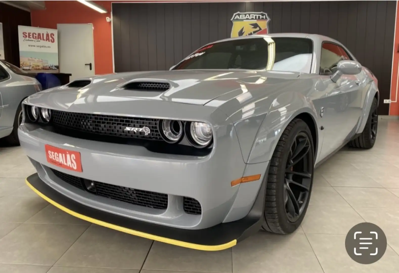 Dodge Challenger SRT Hellcat Jailbreak WB 6.2 Supercharged HEMI V8 Grau - 2