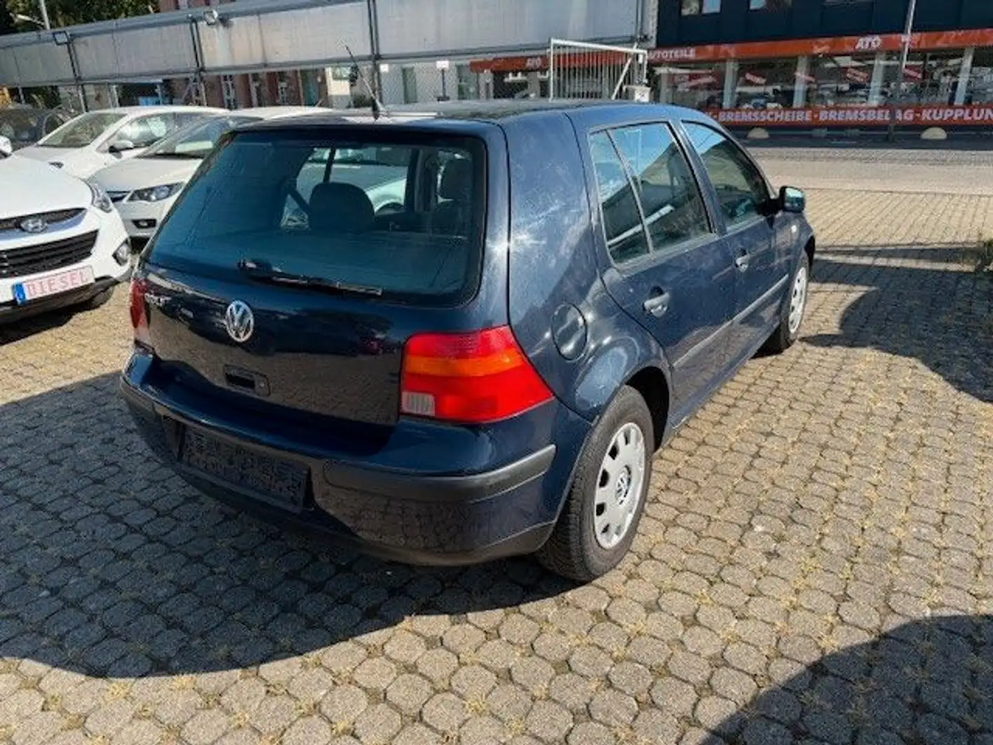 Volkswagen Golf 1.4 Basis Blau - 2