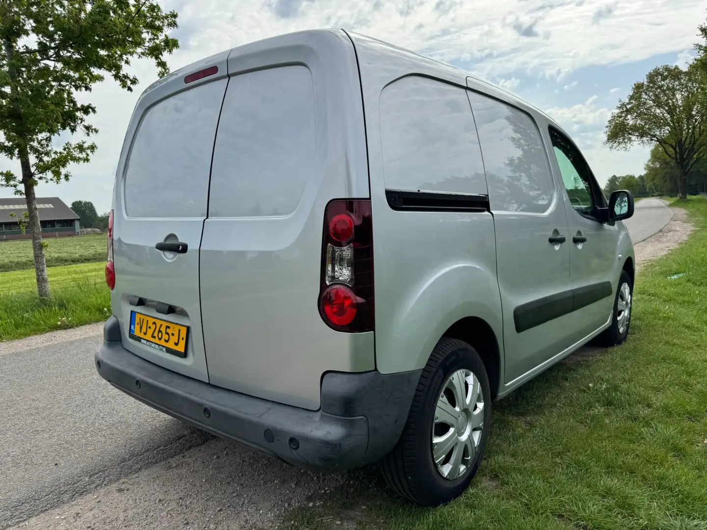 Peugeot Partner 120 1.6 e-HDI L1 XT Profit + dealer onderhouden, B Grijs - 2
