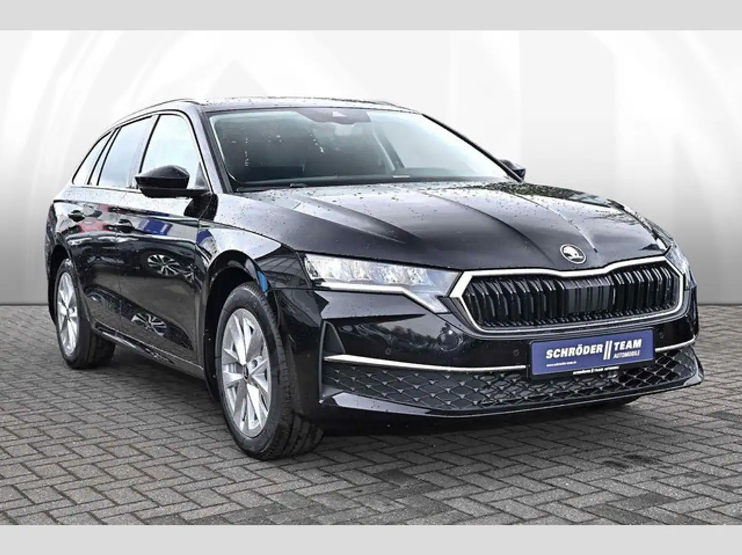 Skoda Octavia Combi 1.5 TSI DSG Selection Schwarz - 2